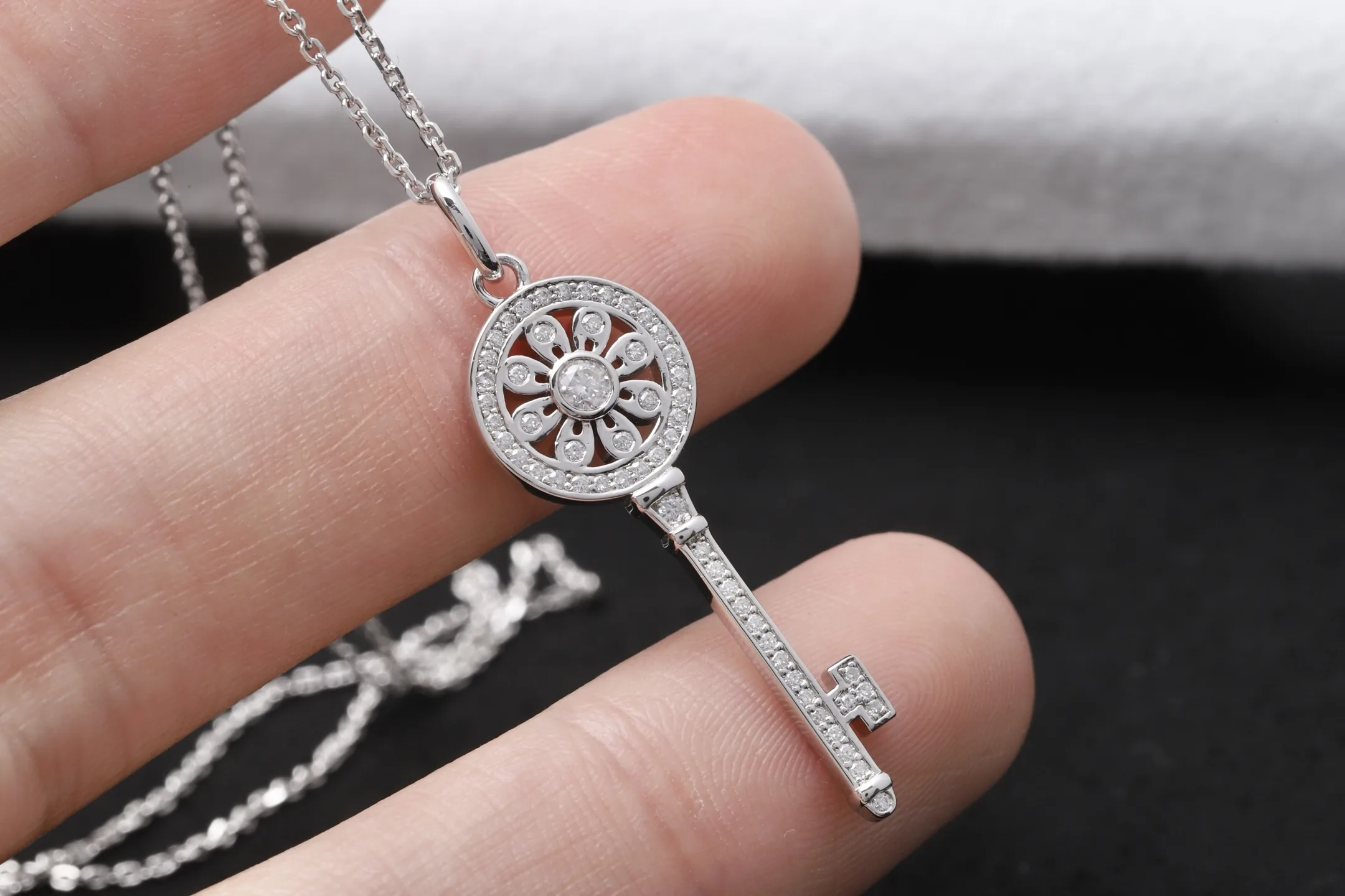 Sunflower Key Pendant Necklace (Sterling Silver) D27516863 — view 4