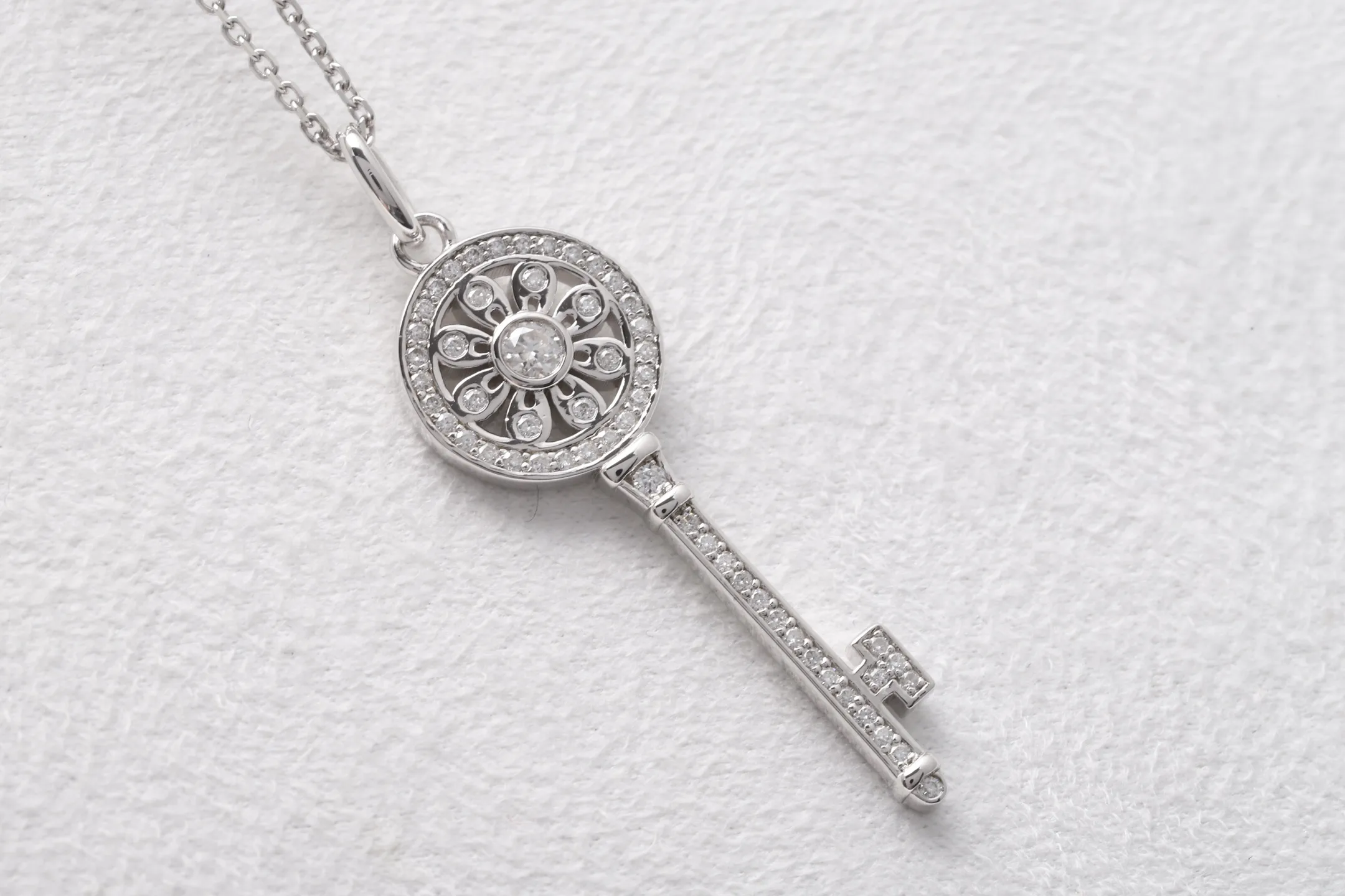 Sunflower Key Pendant Necklace (Sterling Silver) D27516863 — view 7