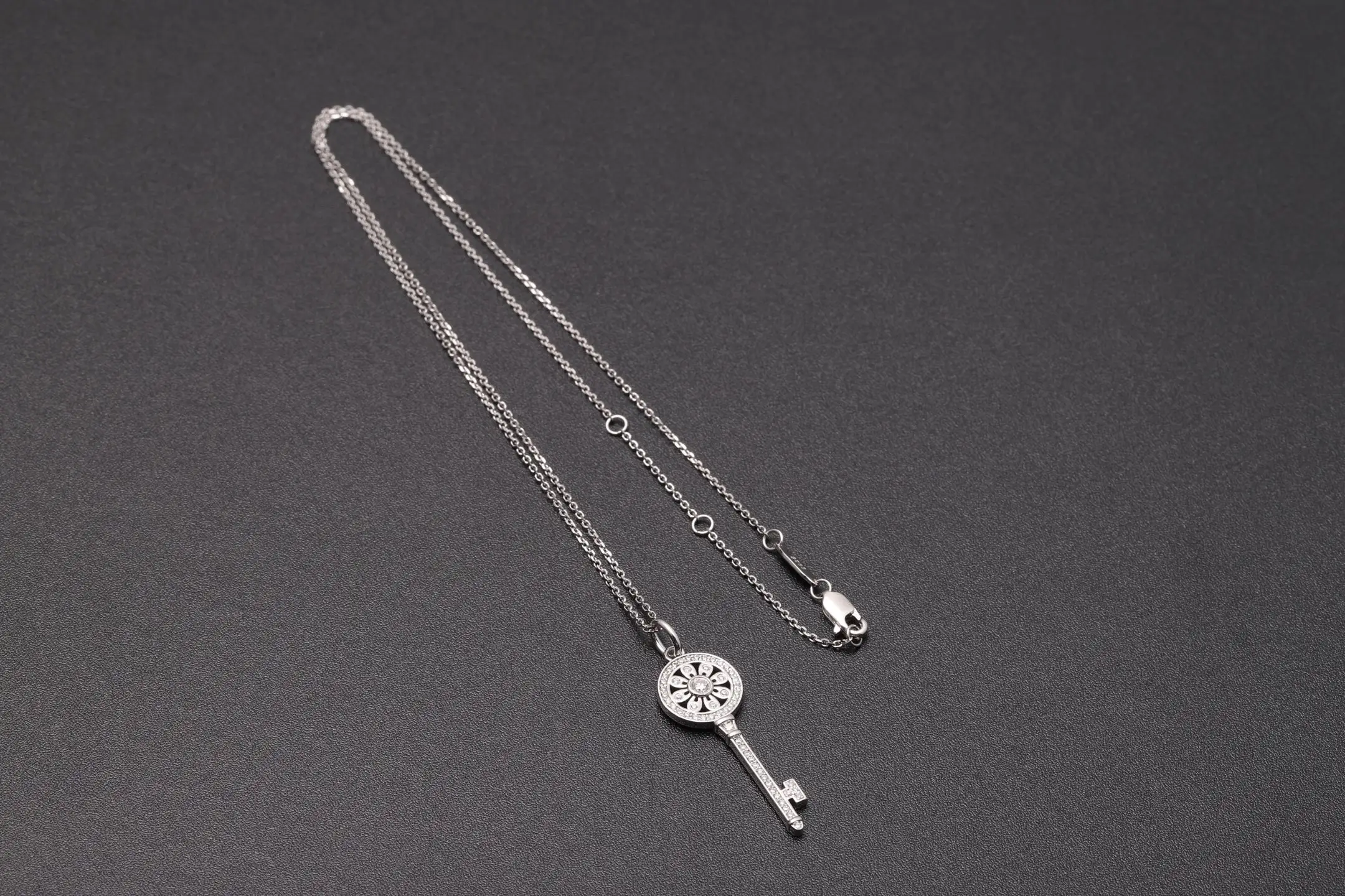 Sunflower Key Pendant Necklace (Sterling Silver) D27516863 — view 8