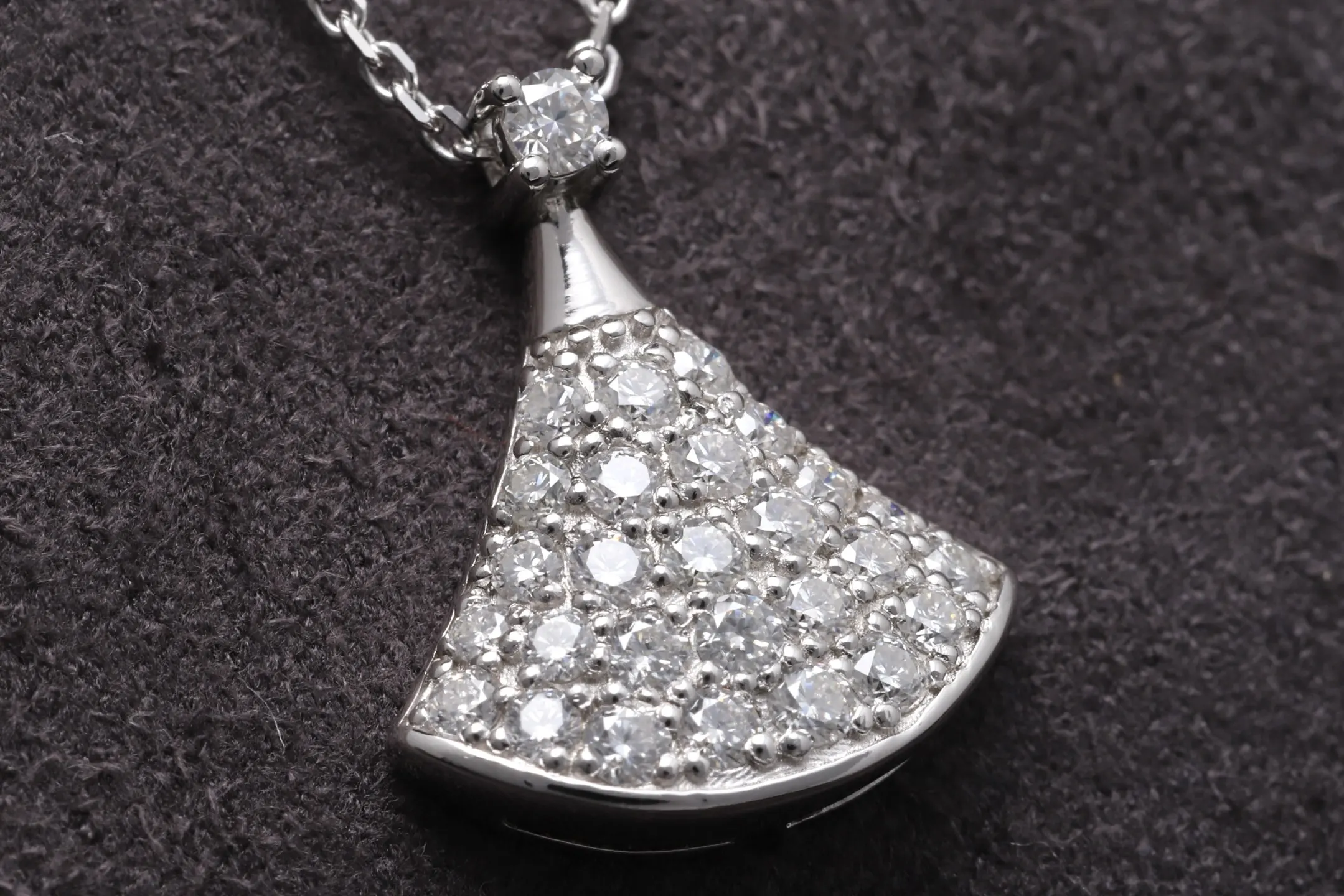 Divas' Dream Inspired Fan Pendant Necklace (Sterling Silver) D23516916 — view 3
