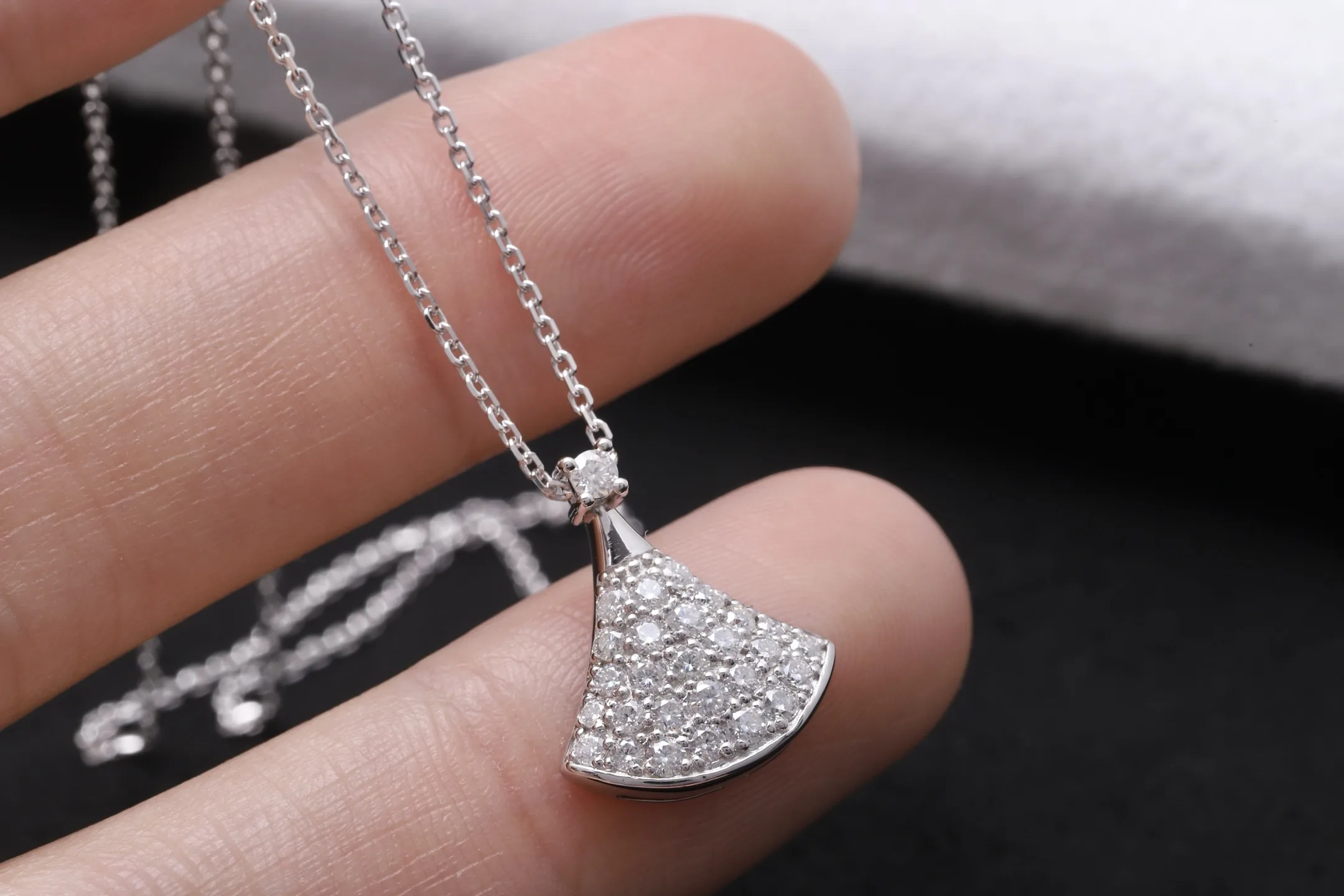 Divas' Dream Inspired Fan Pendant Necklace (Sterling Silver) D23516916 — view 4