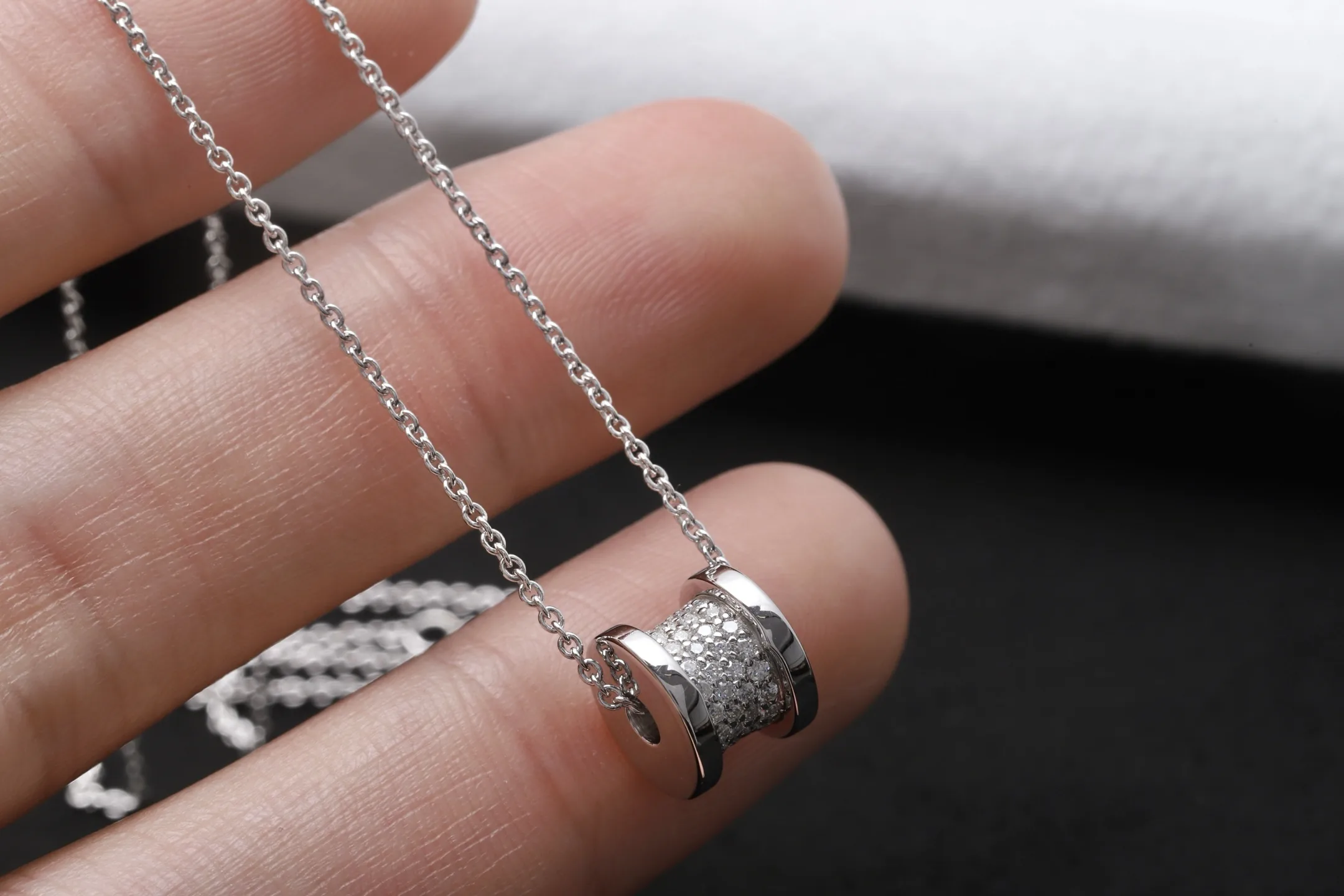 Cylindrical Pavé Moissanite Pendant Necklace (Sterling Silver) D29016926 — view 4