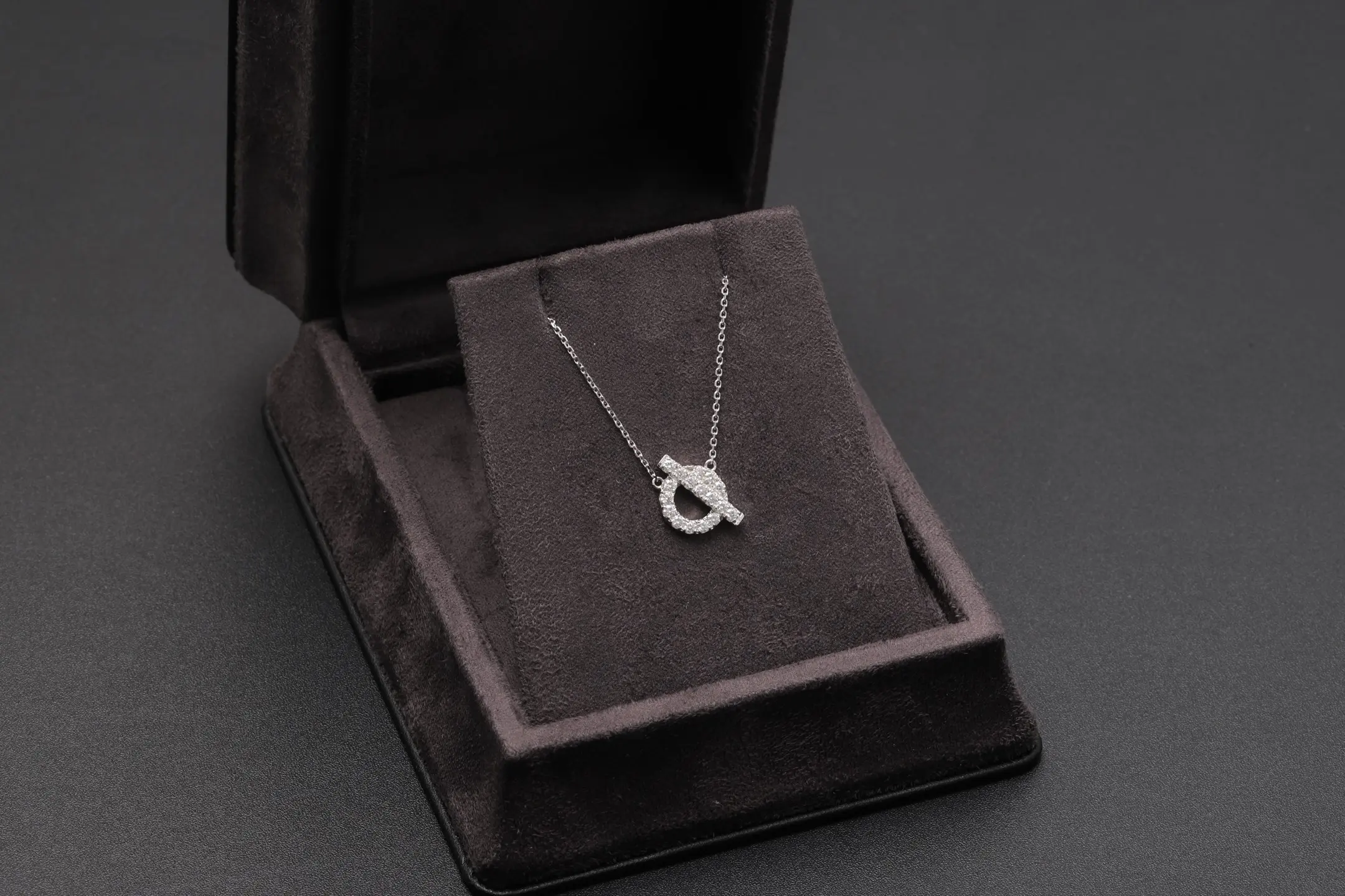 Pavé Moissanite 'Q' Pendant Necklace (Sterling Silver) D20016918 — view 2