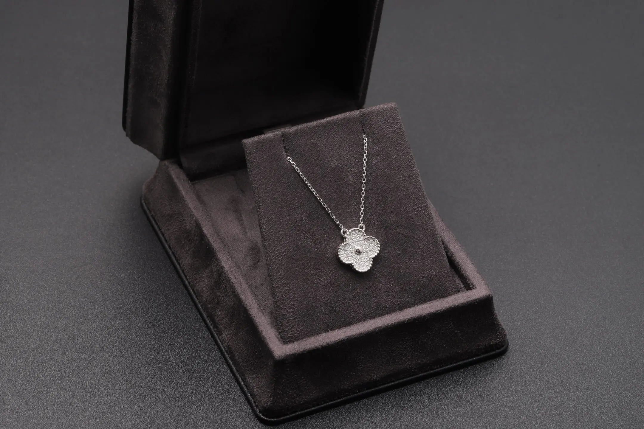Moissanite Pavé Clover Pendant Necklace (Sterling Silver) D23516913 — view 2