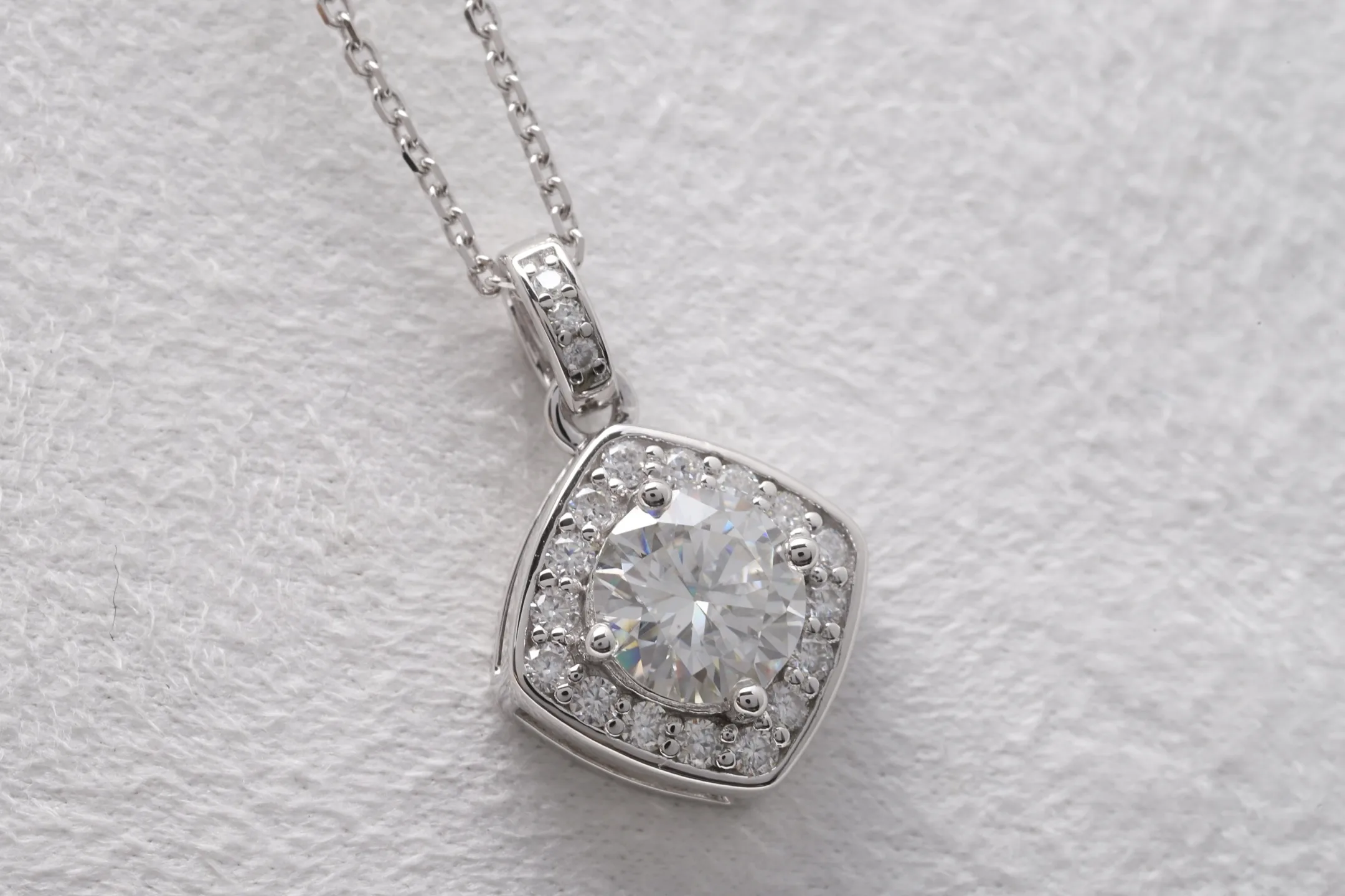 Moissanite Rhombus Pendant Necklace (Sterling Silver) D23516903 — view 7