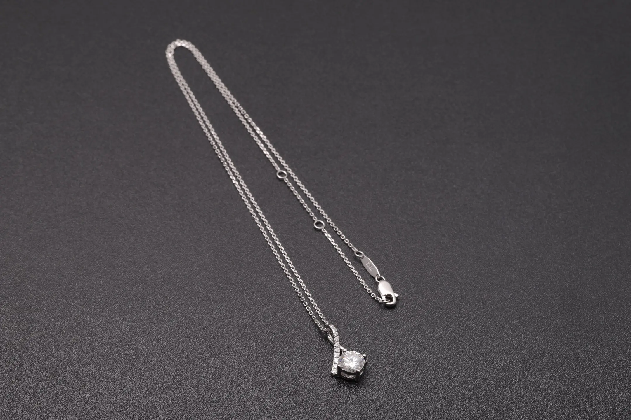 Moissanite Solitaire Pendant Necklace (Sterling Silver) D21016901 — view 8