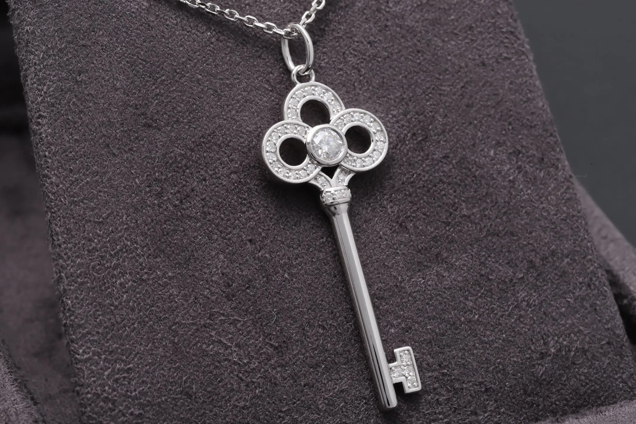 Fleur de Lis Key Pendant Necklace (Sterling Silver) D28516900 — view 3