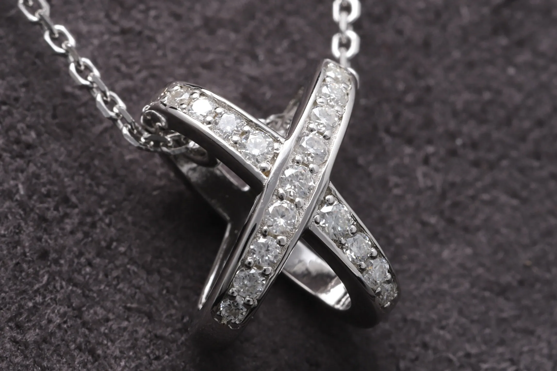 Moissanite Pavé X Pendant Necklace (Sterling Silver) D20016919 — view 3