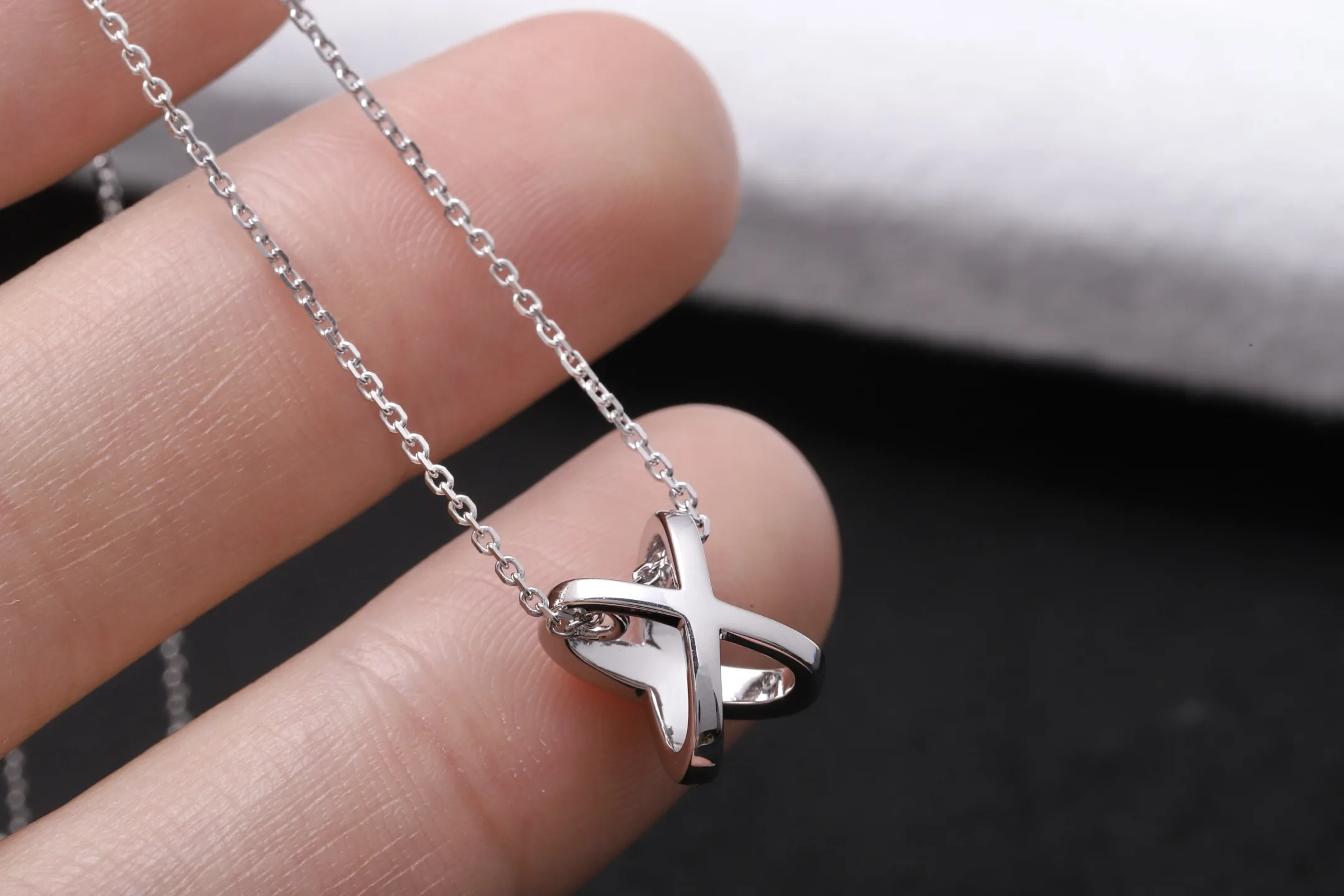 Moissanite Pavé X Pendant Necklace (Sterling Silver) D20016919 — view 4