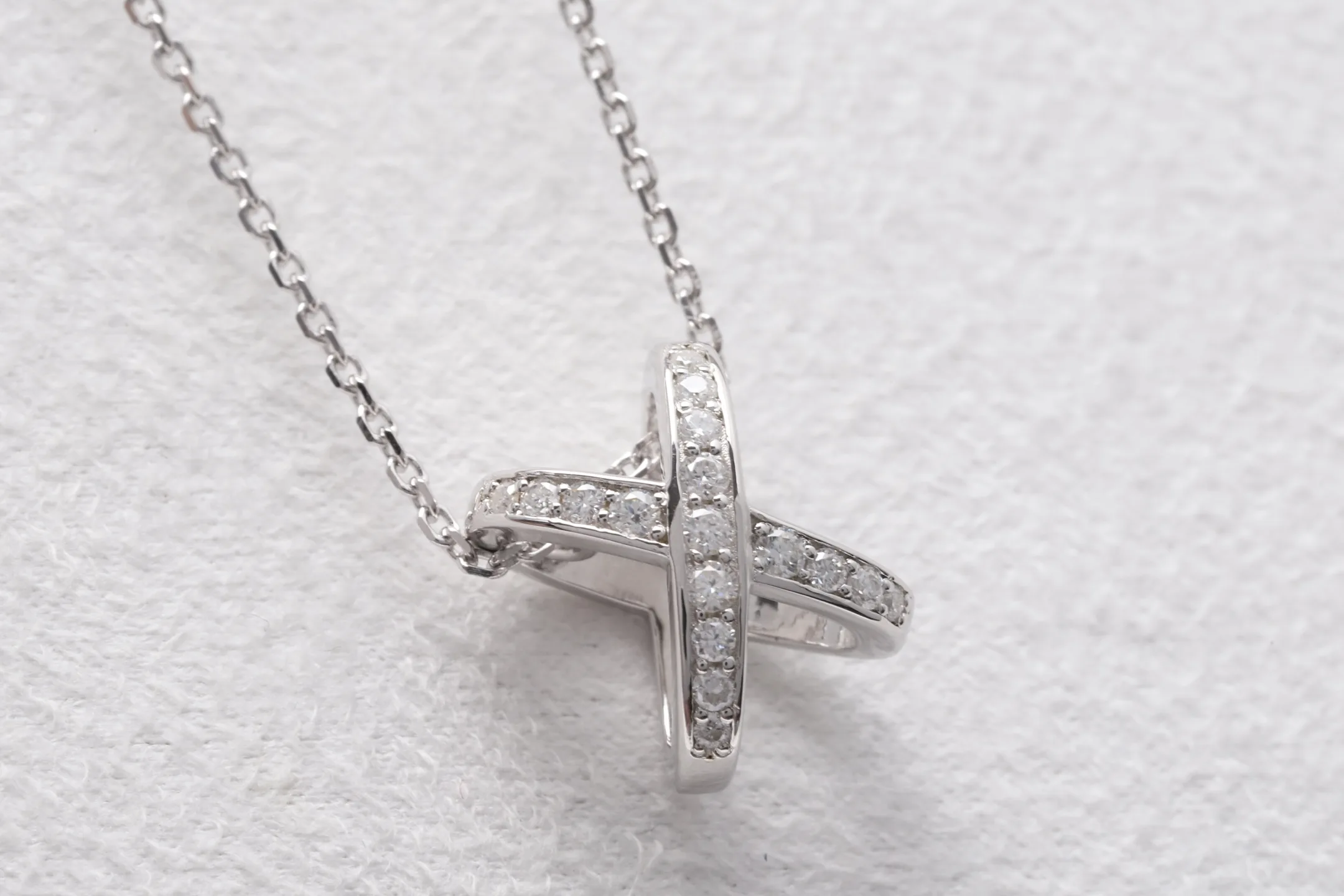 Moissanite Pavé X Pendant Necklace (Sterling Silver) D20016919 — view 7