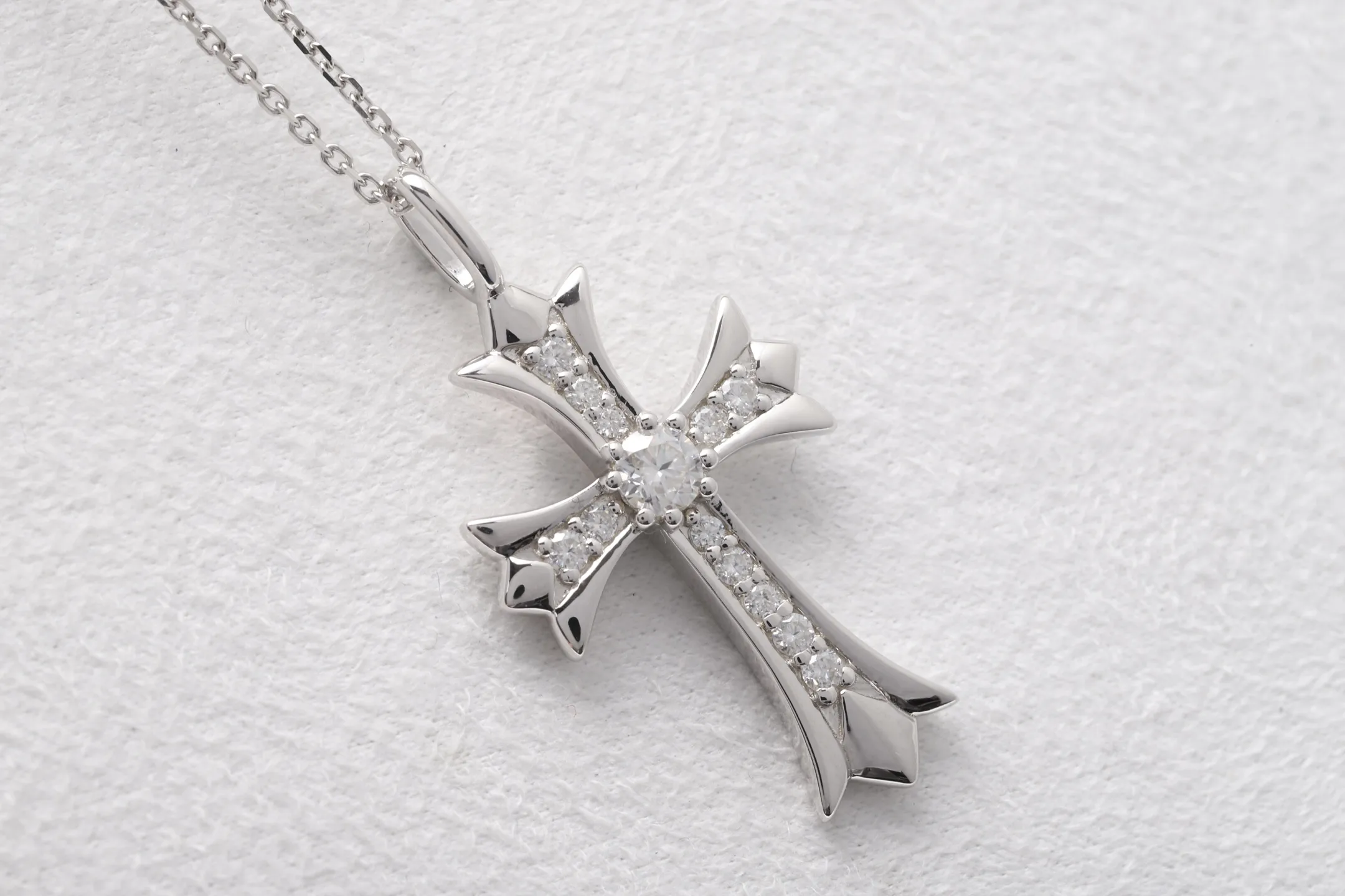 Chrome Hearts Moissanite Cross Pendant Necklace (Sterling Silver) D25516871 — view 6