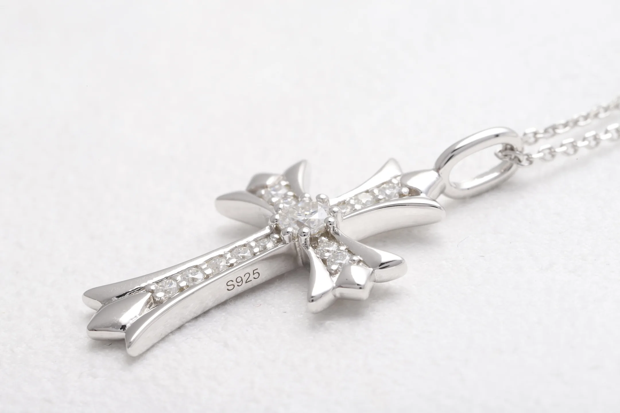 Chrome Hearts Moissanite Cross Pendant Necklace (Sterling Silver) D25516871 — view 7