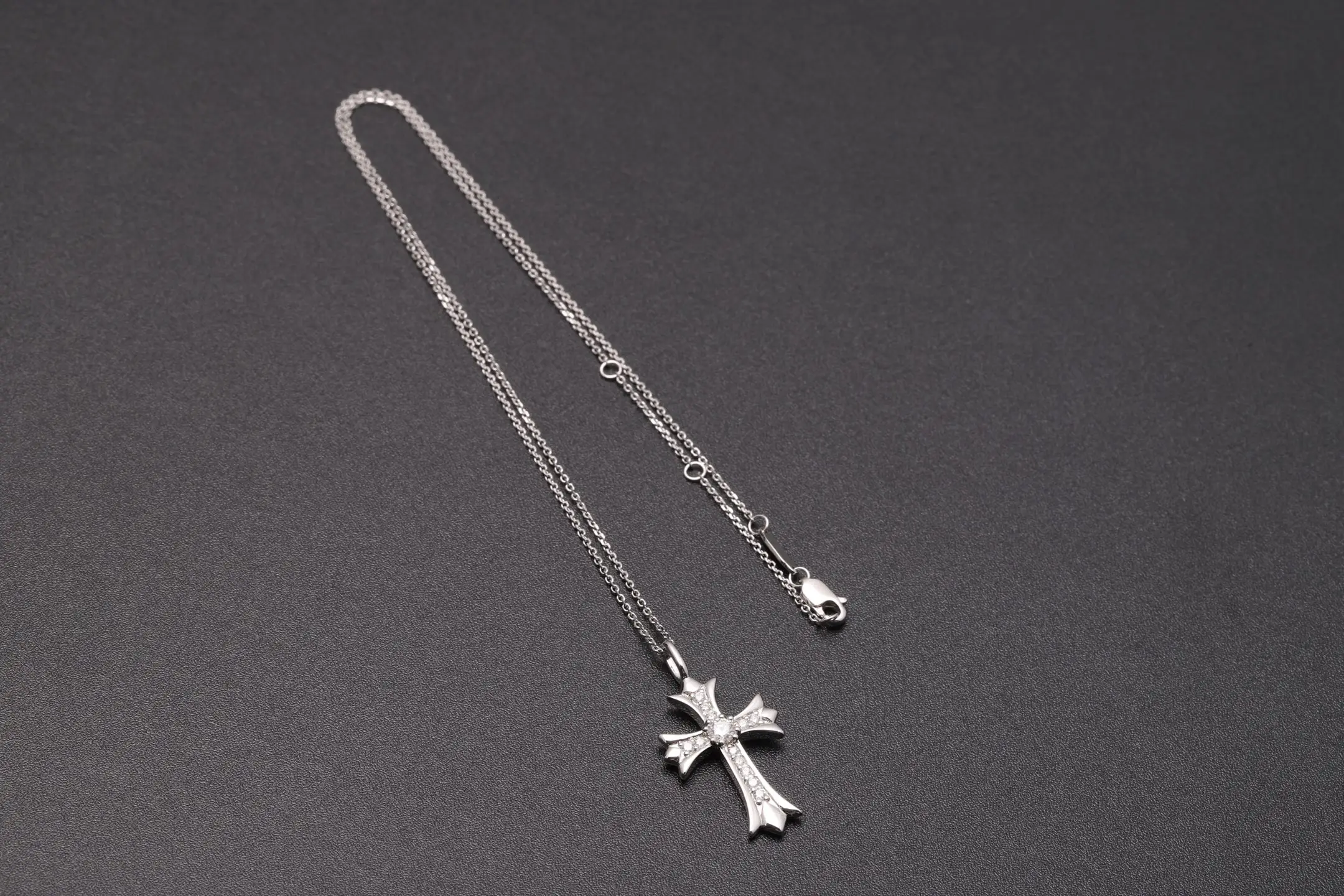 Chrome Hearts Moissanite Cross Pendant Necklace (Sterling Silver) D25516871 — view 8