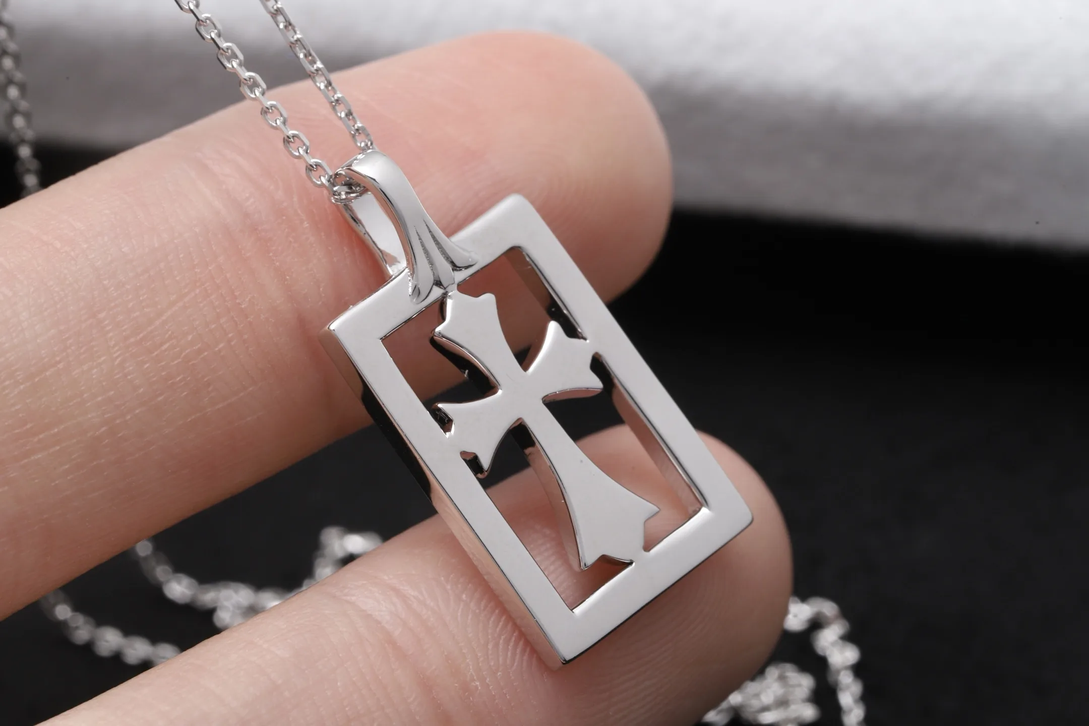 Chrome Hearts Framed Cross Moissanite Pendant Necklace D27516869 — view 4