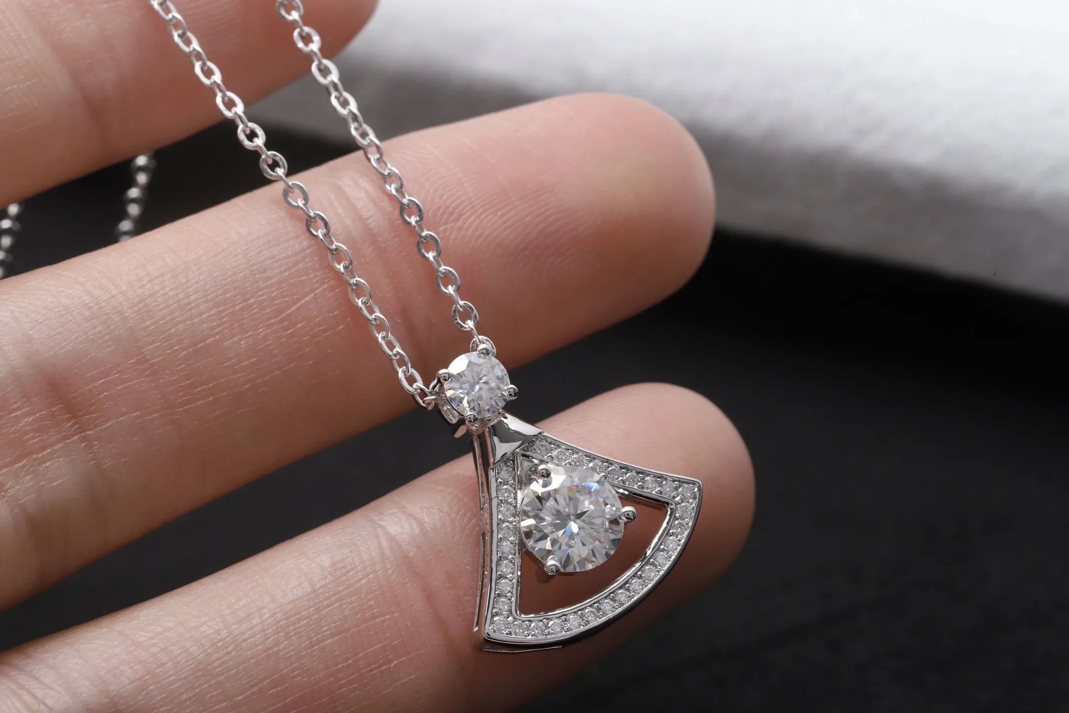 Fan-Shaped Moissanite Pendant Necklace (Sterling Silver) D28516957 — view 4