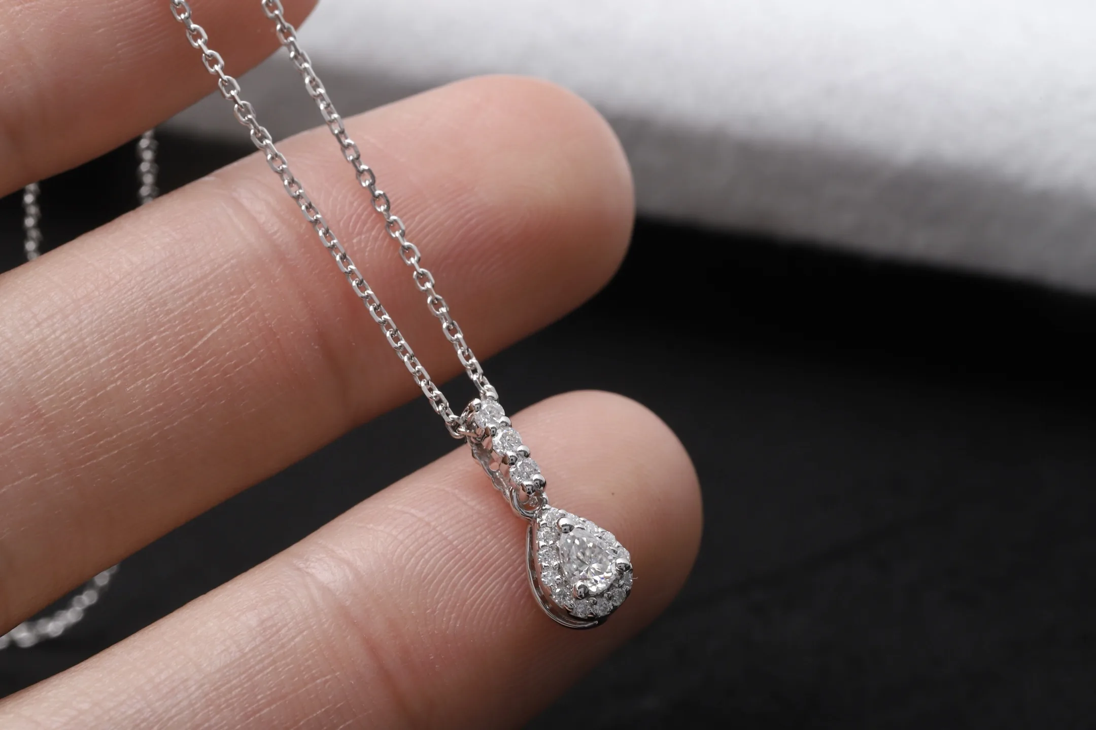 Pear-Cut Moissanite Pendant Necklace (Sterling Silver) D19016961 — view 4