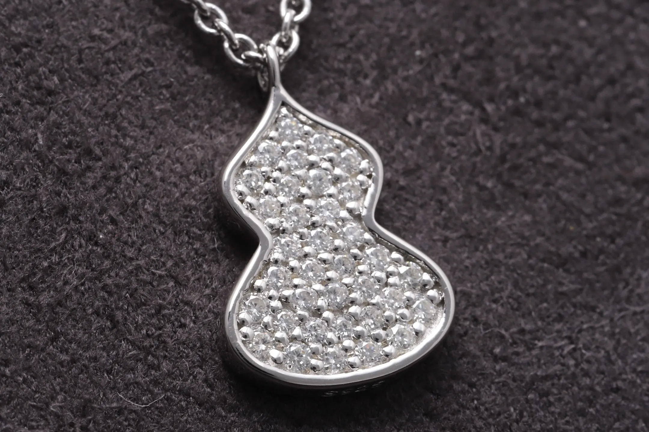 Moissanite Pavé Wulu Pendant Necklace (Sterling Silver) D22016922 — view 3