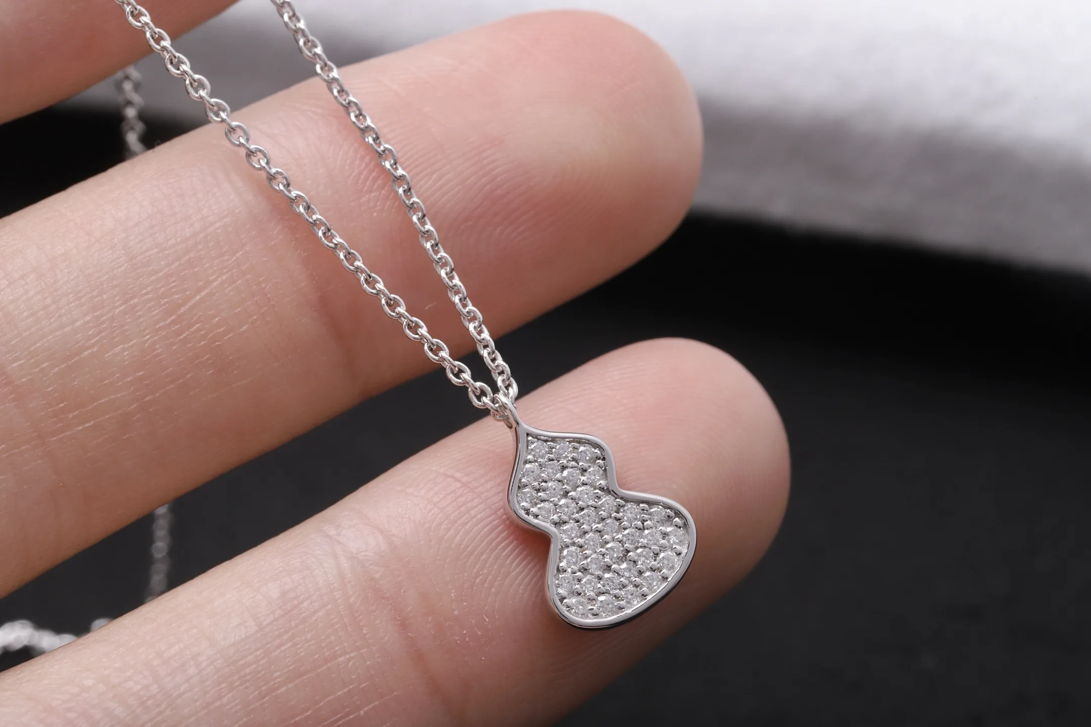 Moissanite Pavé Wulu Pendant Necklace (Sterling Silver) D22016922 — view 4