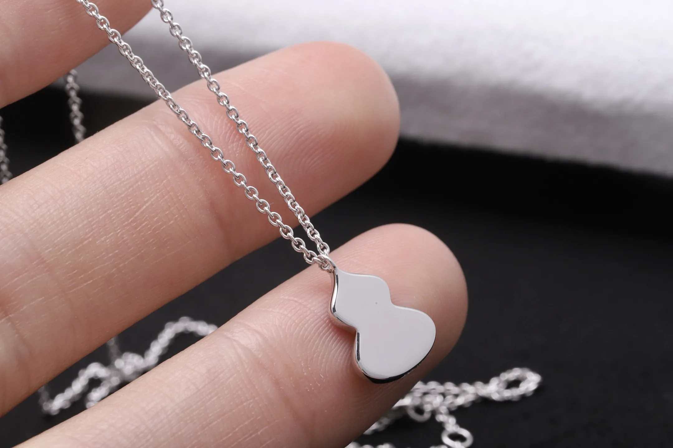 Moissanite Pavé Wulu Pendant Necklace (Sterling Silver) D22016922 — view 5