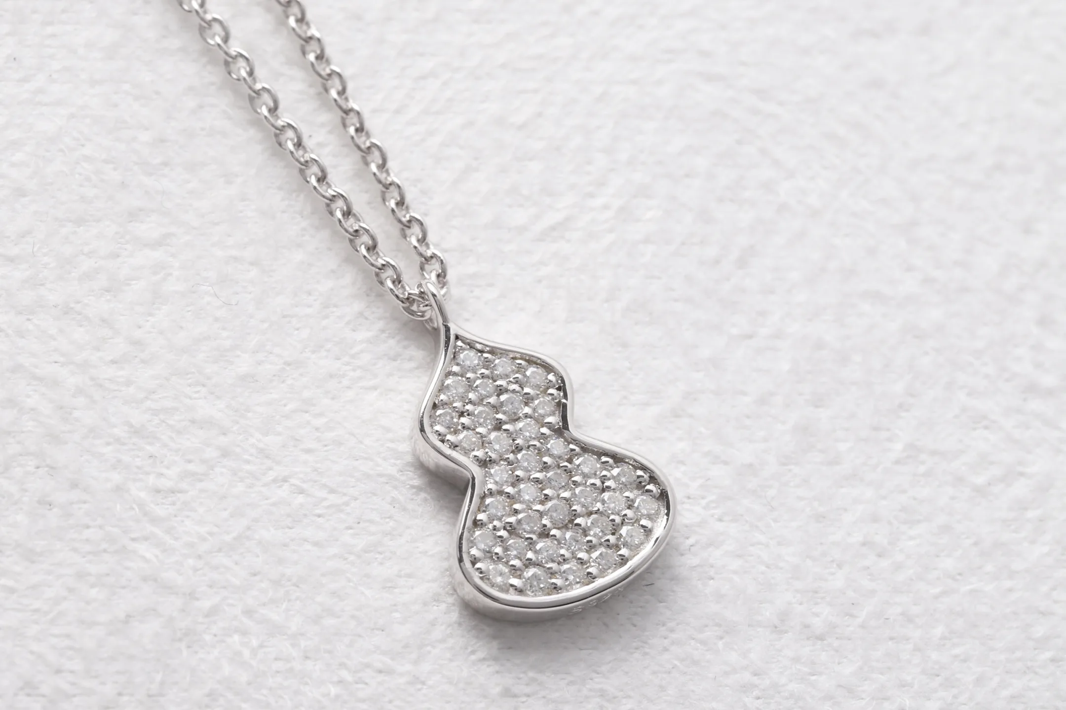 Moissanite Pavé Wulu Pendant Necklace (Sterling Silver) D22016922 — view 7