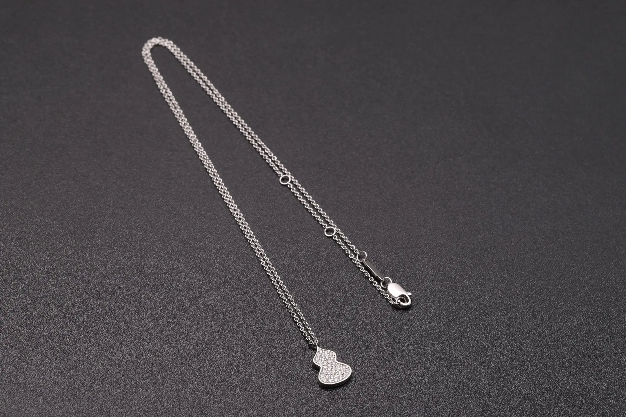 Moissanite Pavé Wulu Pendant Necklace (Sterling Silver) D22016922 — view 8