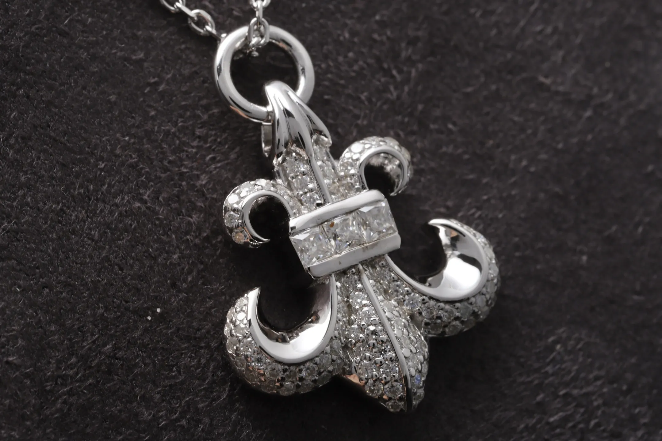 Fleur-de-Lis Moissanite Pendant Necklace (Sterling Silver) D50516951 — view 3