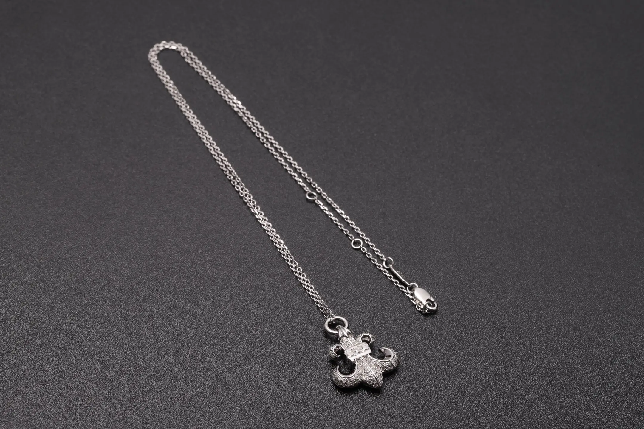 Fleur-de-Lis Moissanite Pendant Necklace (Sterling Silver) D50516951 — view 4