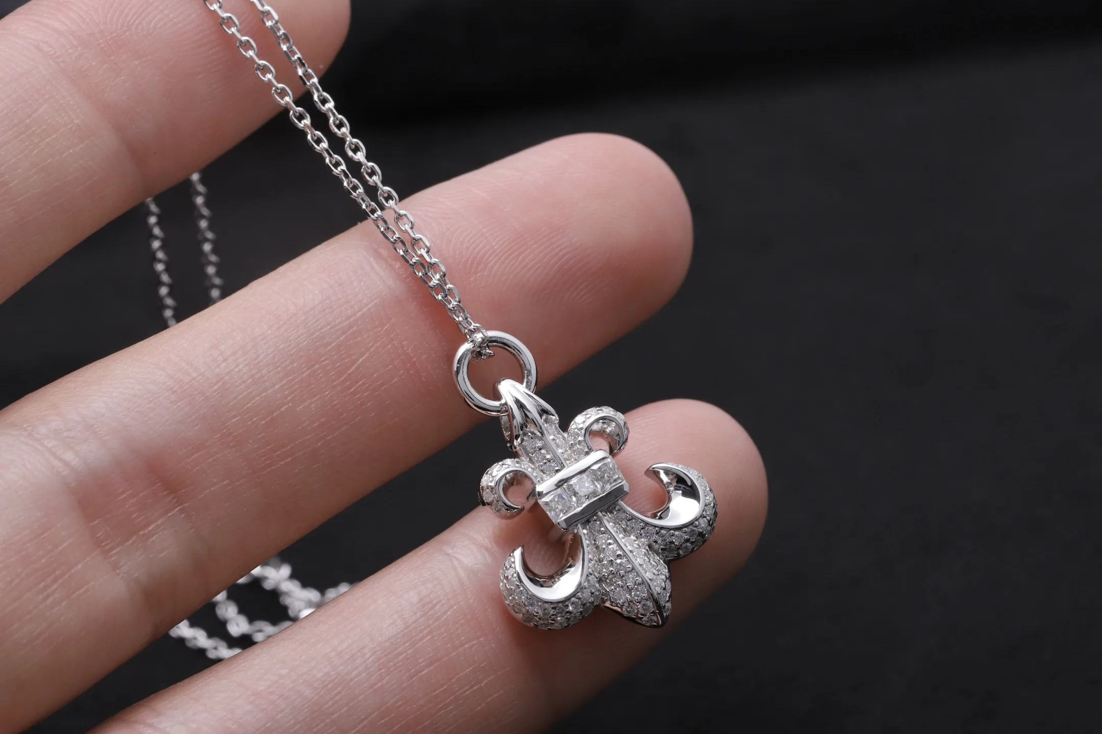 Fleur-de-Lis Moissanite Pendant Necklace (Sterling Silver) D50516951 — view 5