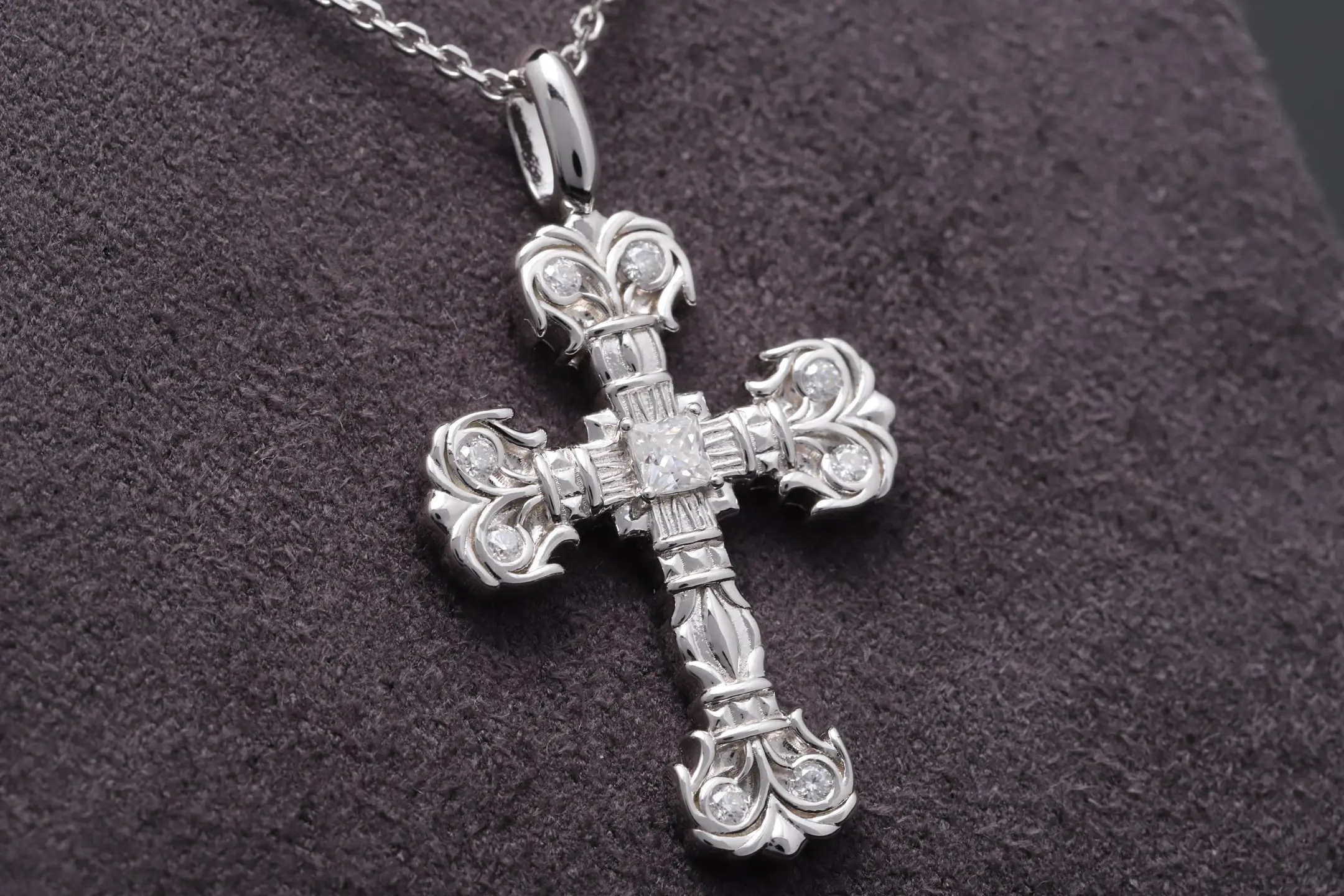 Chrome Hearts Filigree Cross Moissanite Necklace (Sterling Silver) D27016812 — view 3