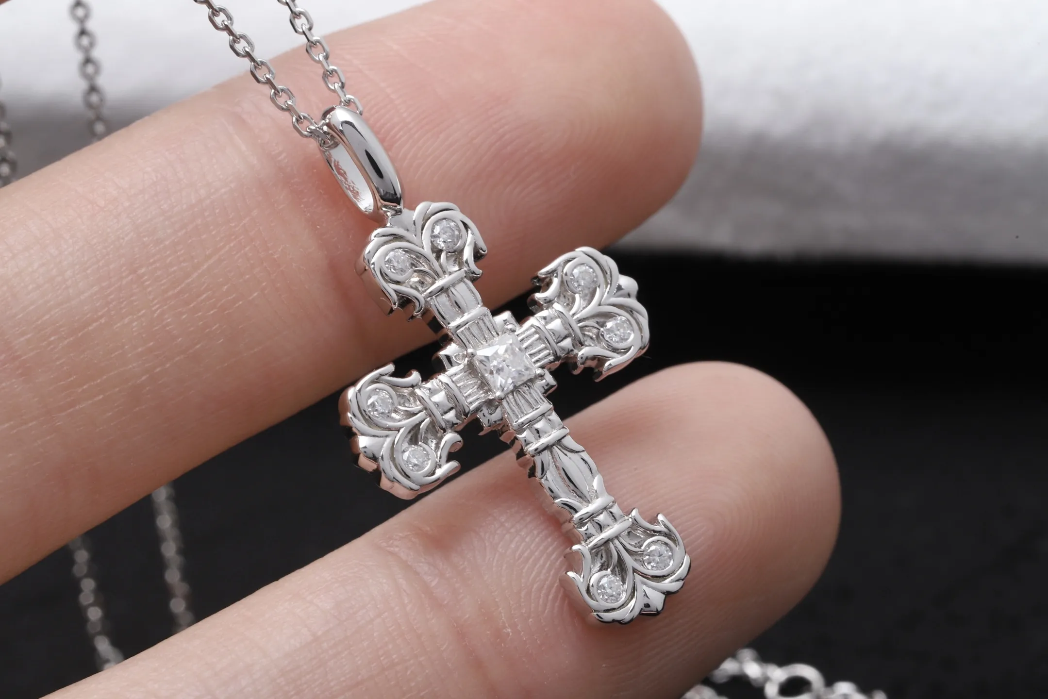 Chrome Hearts Filigree Cross Moissanite Necklace (Sterling Silver) D27016812 — view 4