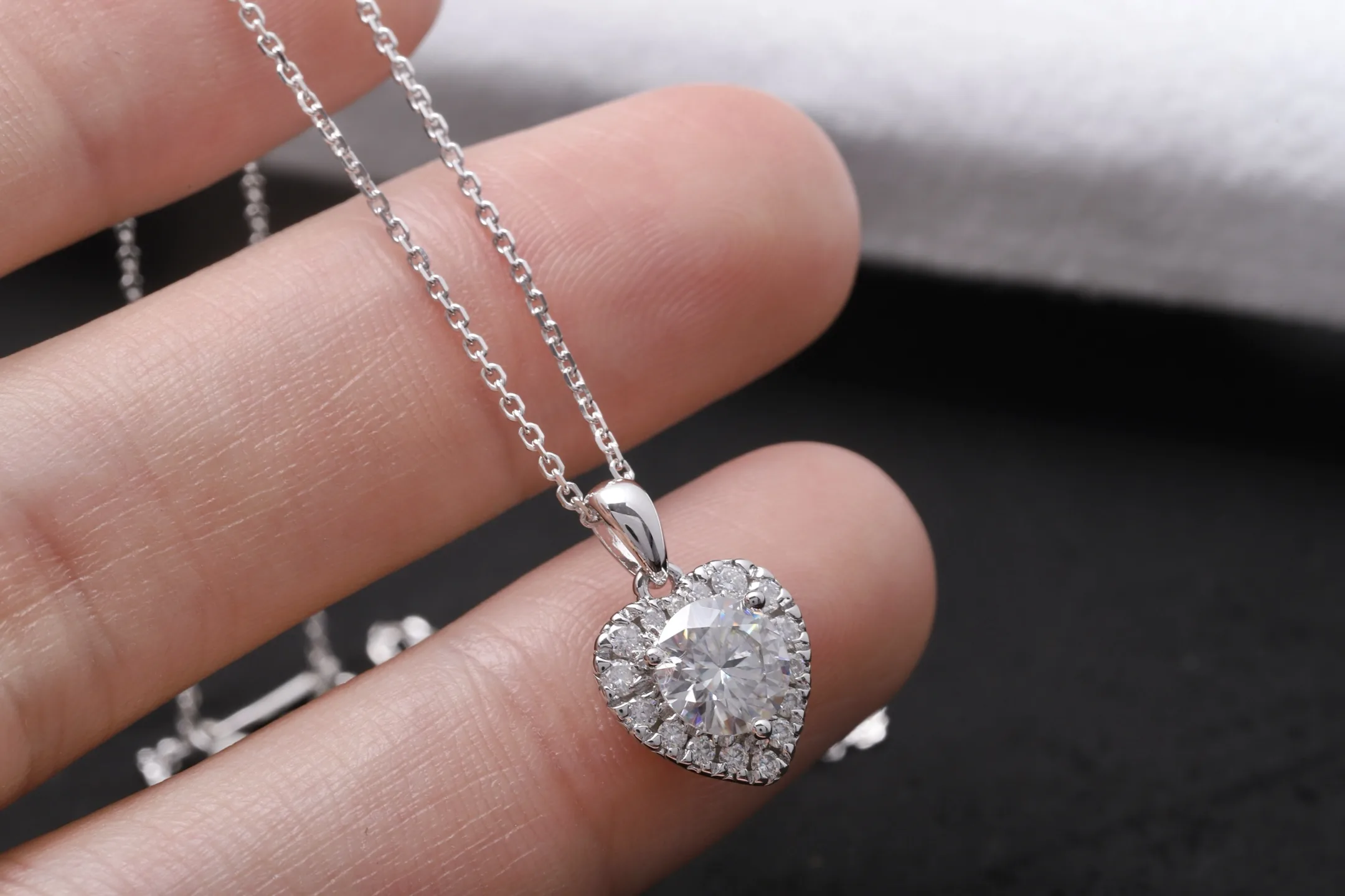 Heart-Cut Moissanite Pendant Necklace (Sterling Silver) D23016899 — view 4