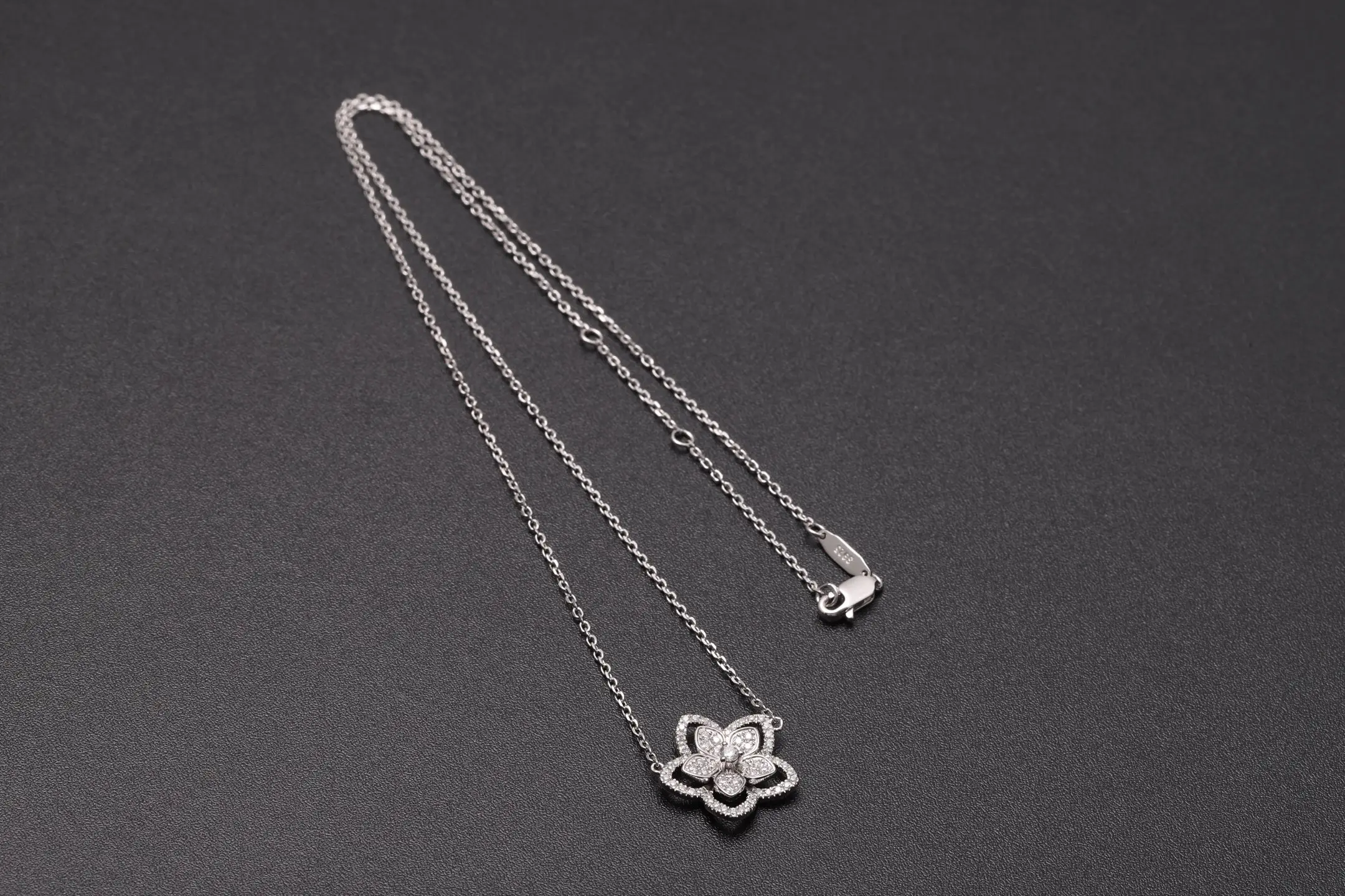 Floral Pavé Moissanite Pendant Necklace (Sterling Silver) D35016910 — view 8