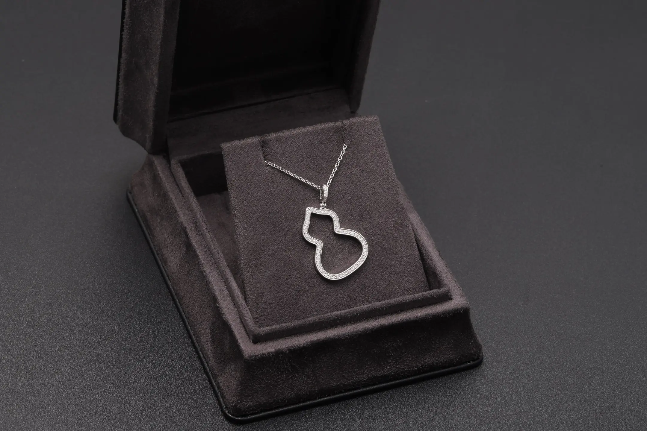 Wulu Gourd Moissanite Pendant Necklace (Sterling Silver) D30516865 — view 2