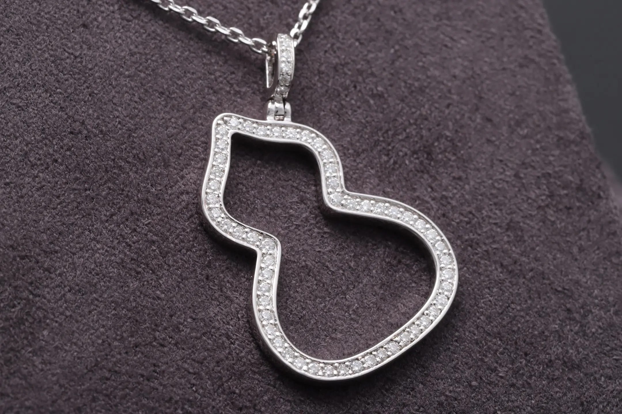 Wulu Gourd Moissanite Pendant Necklace (Sterling Silver) D30516865 — view 3