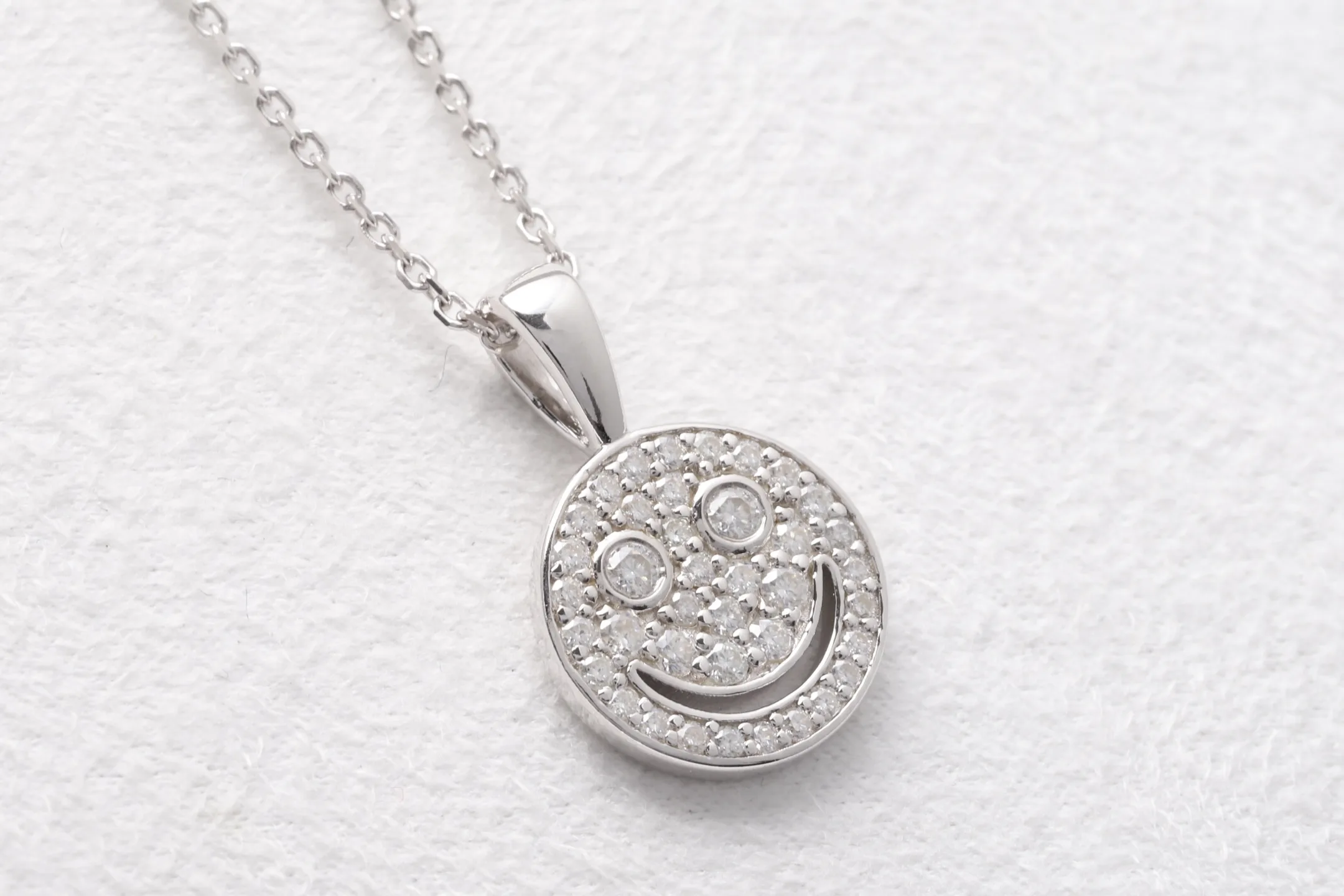 Moissanite Smiley Face Pendant Necklace (Sterling Silver) D23016867 — view 7