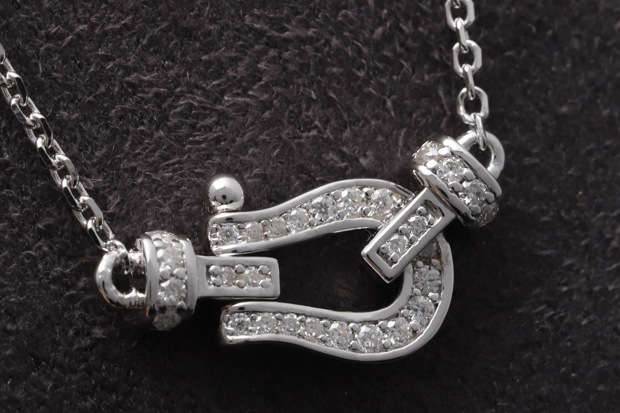 Horseshoe Buckle Moissanite Necklace (Sterling Silver) D19516924 — view 3