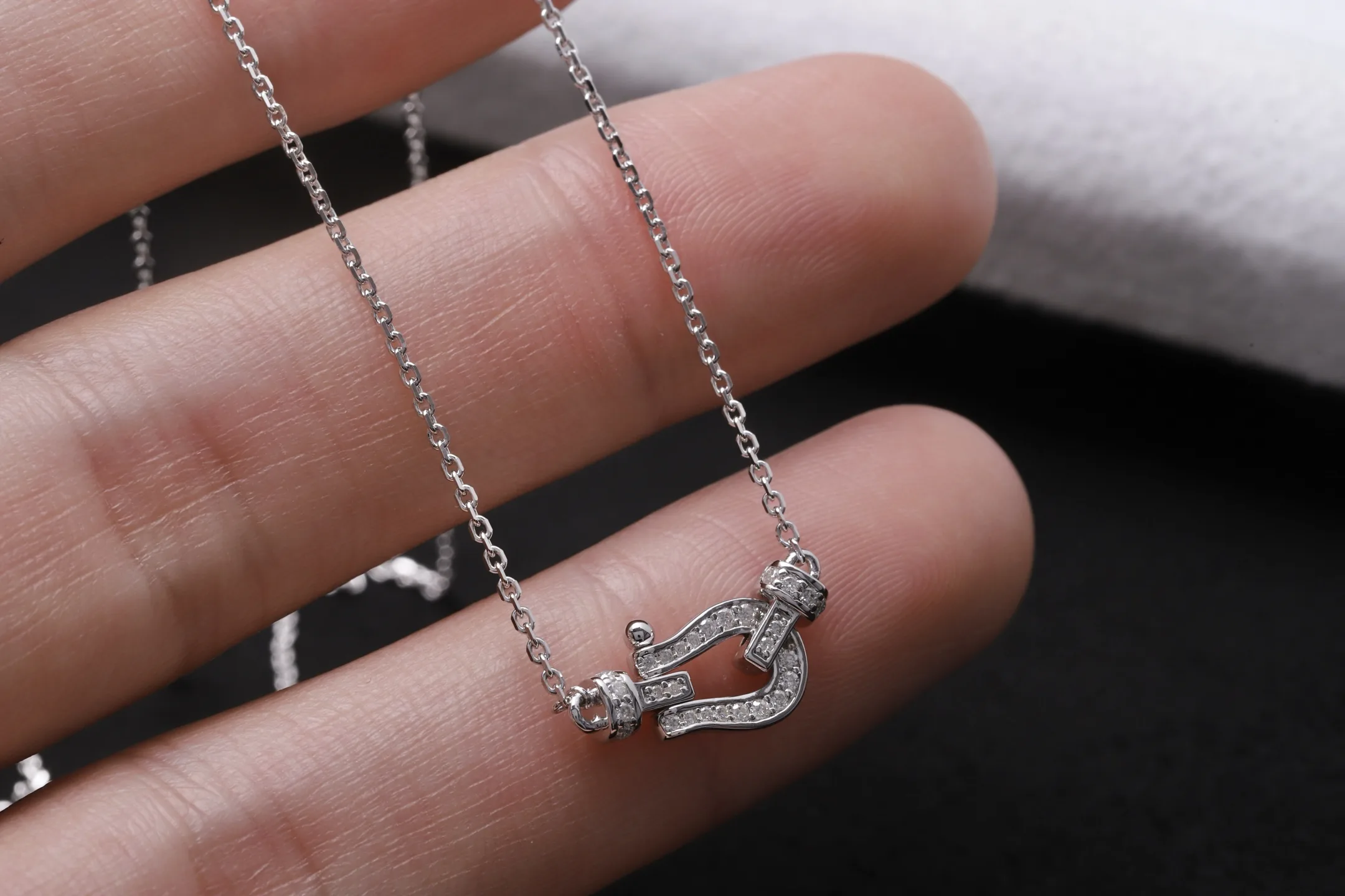 Horseshoe Buckle Moissanite Necklace (Sterling Silver) D19516924 — view 4