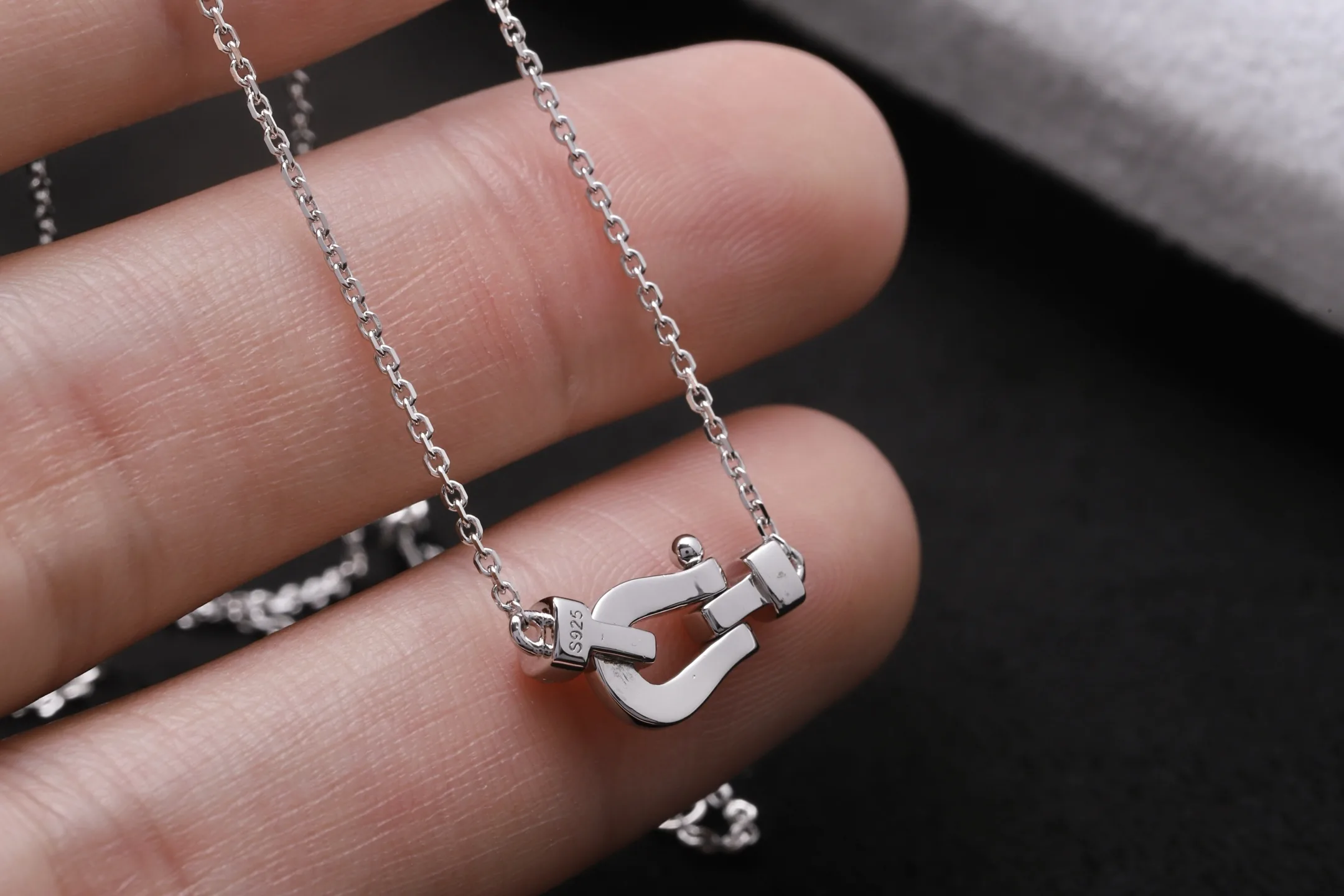 Horseshoe Buckle Moissanite Necklace (Sterling Silver) D19516924 — view 5