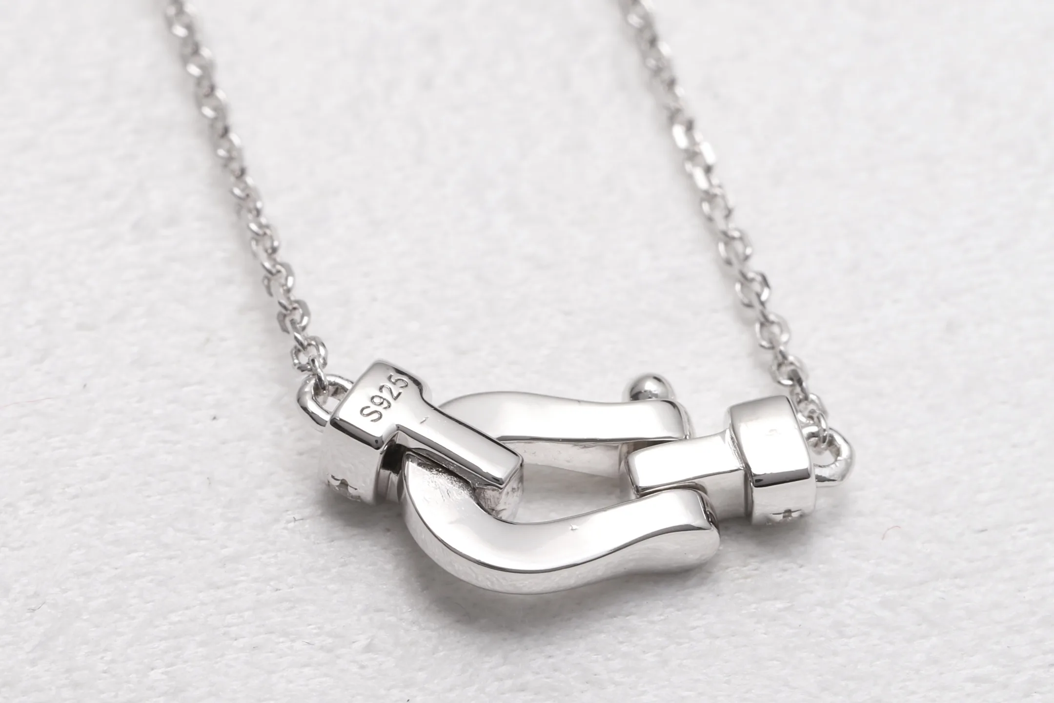 Horseshoe Buckle Moissanite Necklace (Sterling Silver) D19516924 — view 7