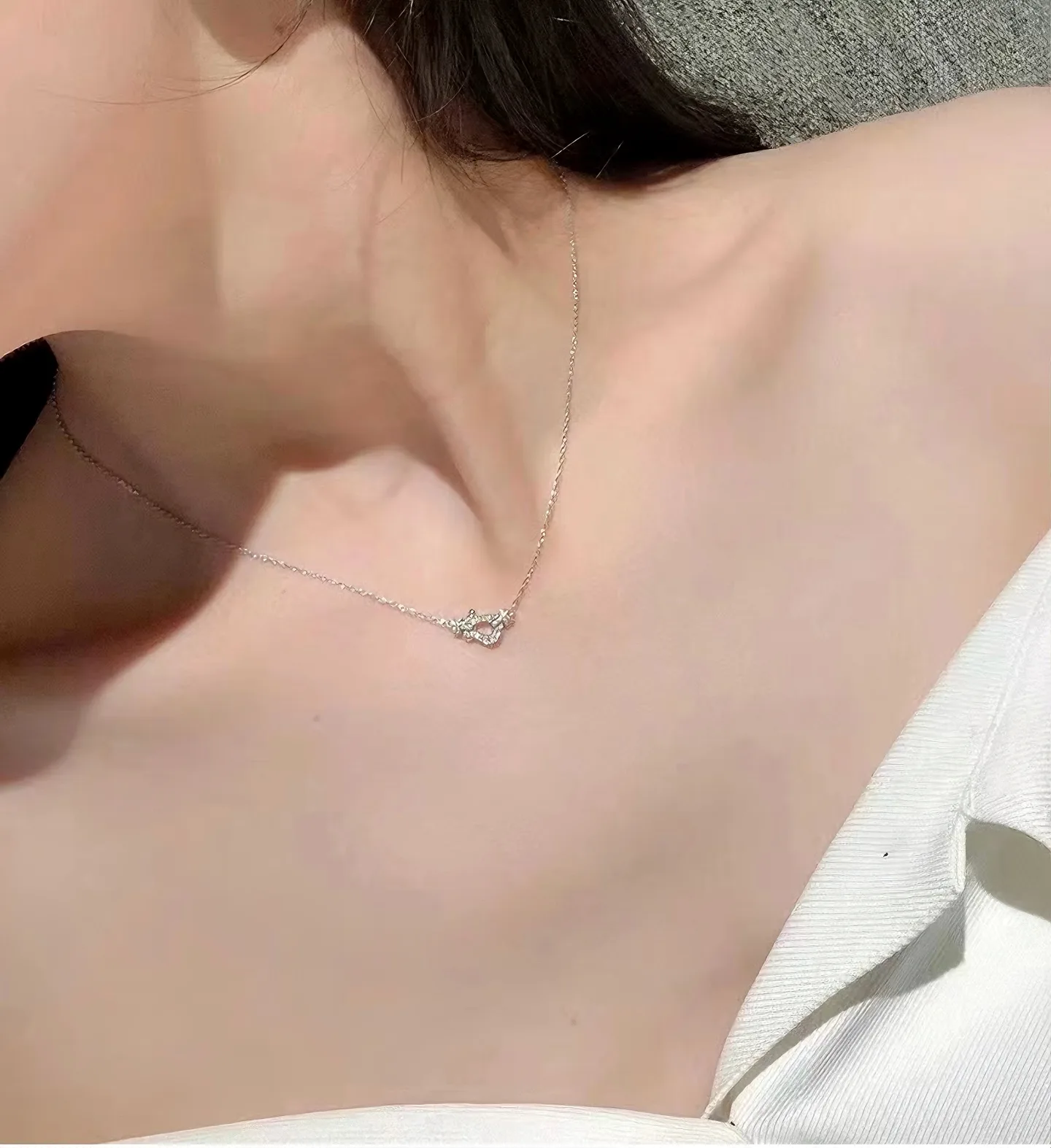 Horseshoe Buckle Moissanite Necklace (Sterling Silver) D19516924 — view 9