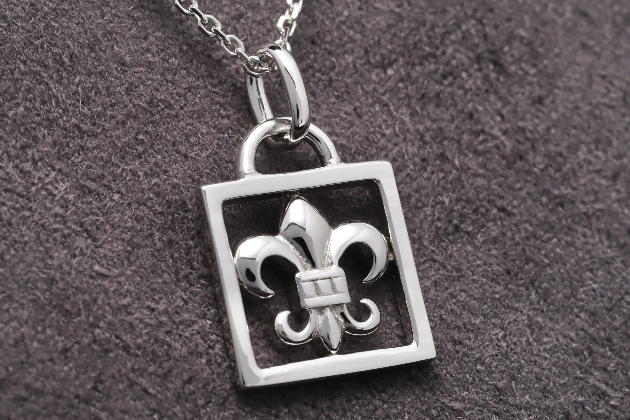 Fleur-de-Lis Framed Pendant Necklace (Sterling Silver) D18016868 — view 3