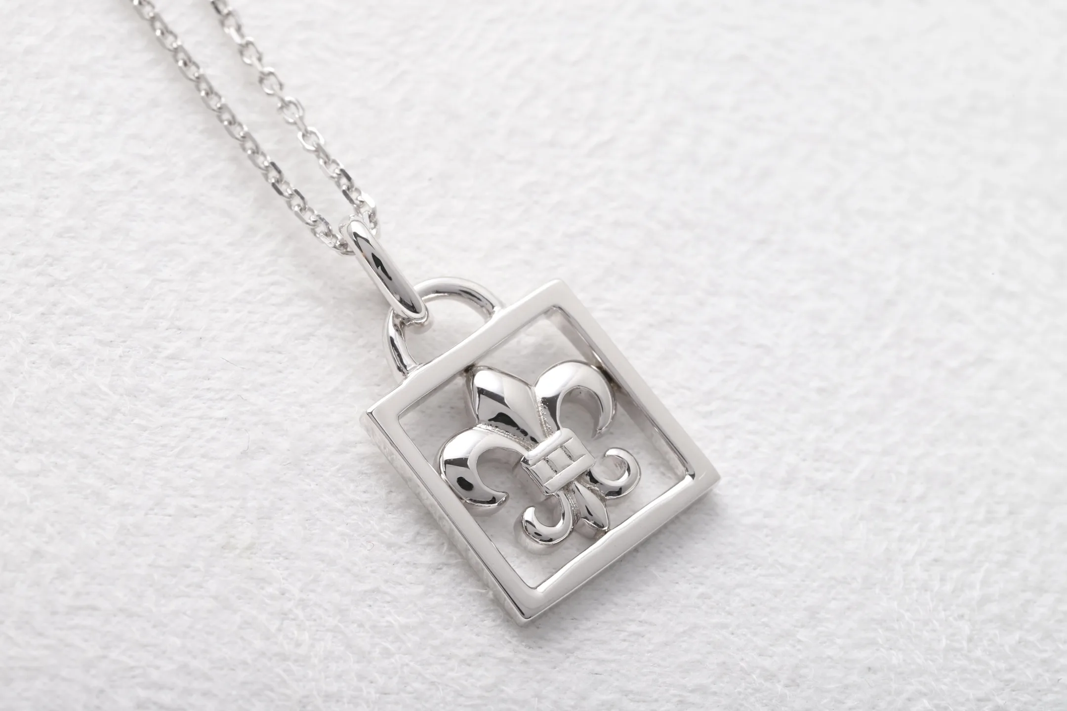 Fleur-de-Lis Framed Pendant Necklace (Sterling Silver) D18016868 — view 7