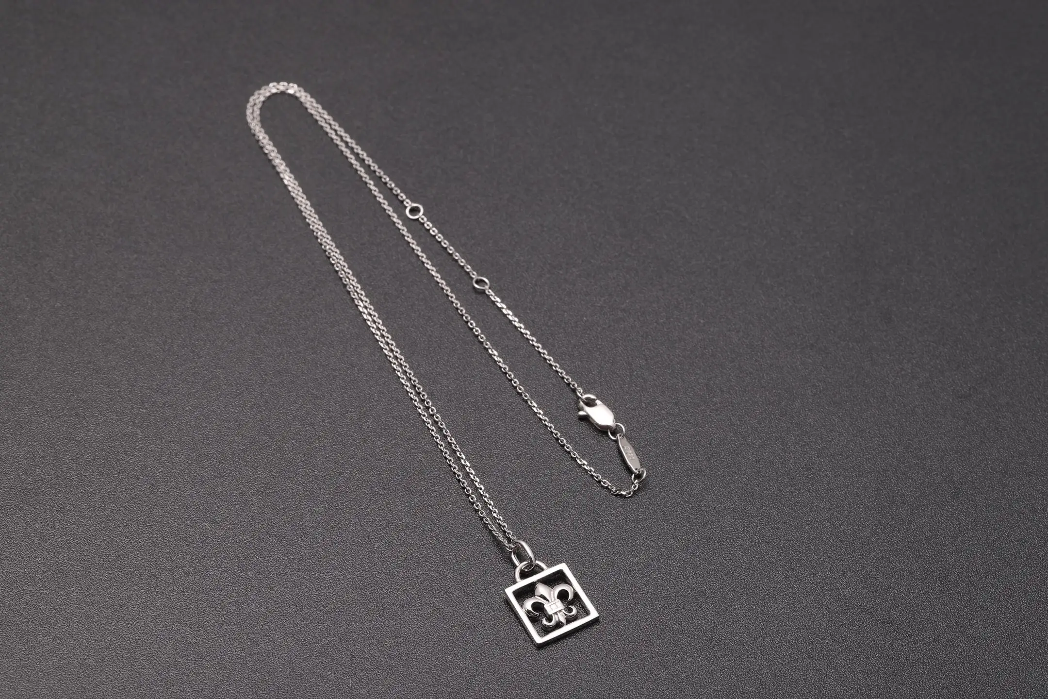 Fleur-de-Lis Framed Pendant Necklace (Sterling Silver) D18016868 — view 8