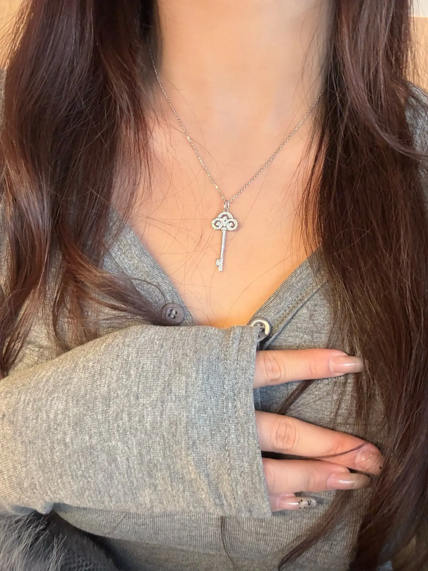 Fleur de Lis Key Pendant Necklace (Sterling Silver) D33016960 — view 10