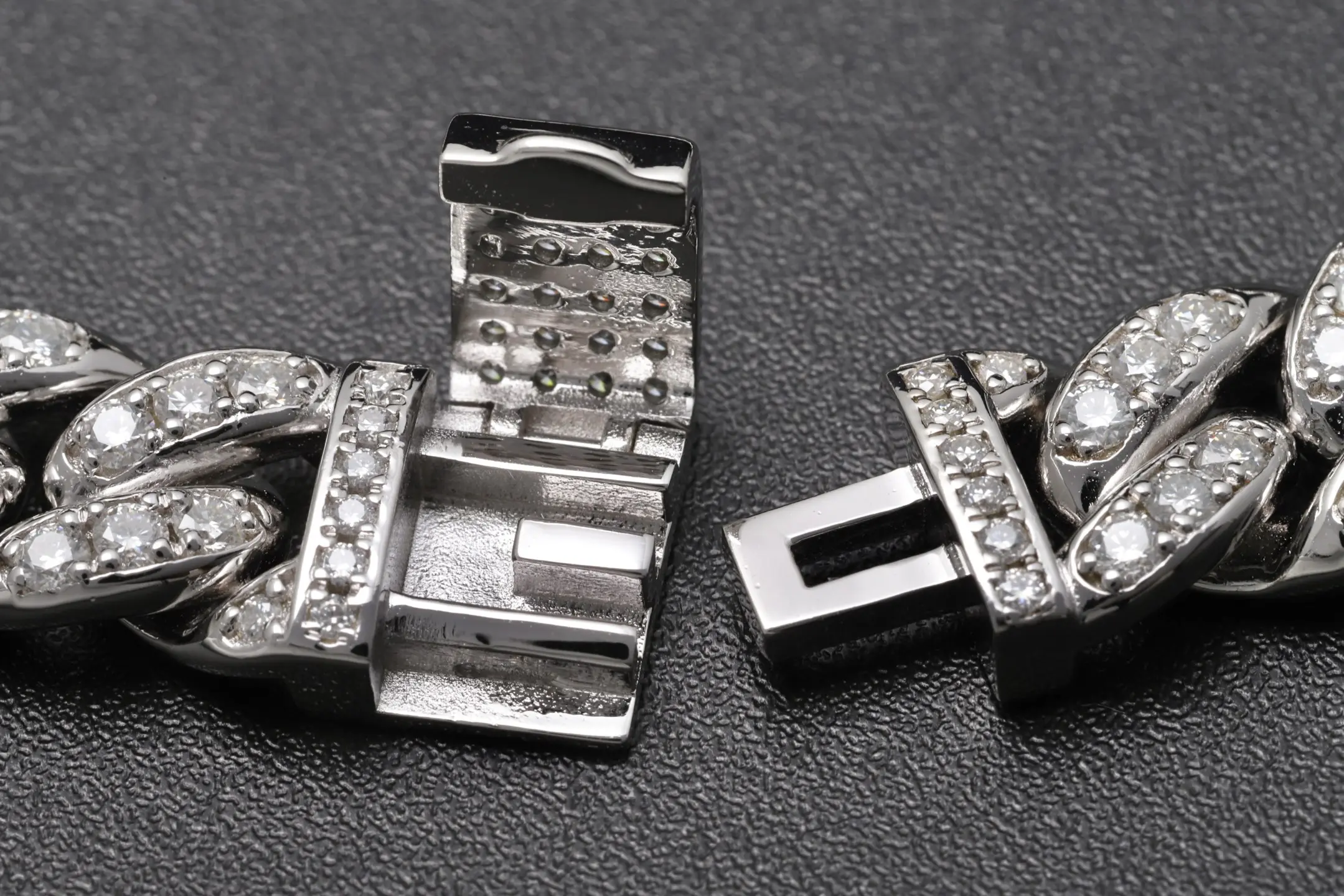 10mm Moissanite Pavé Cuban Link Bracelet (Sterling Silver) D228016733 — view 5