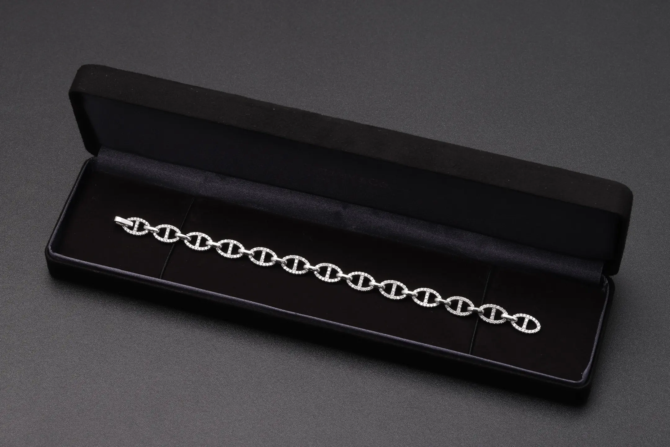 Moissanite Pavé Anchor Link Bracelet (Sterling Silver) D145016736 — view 2