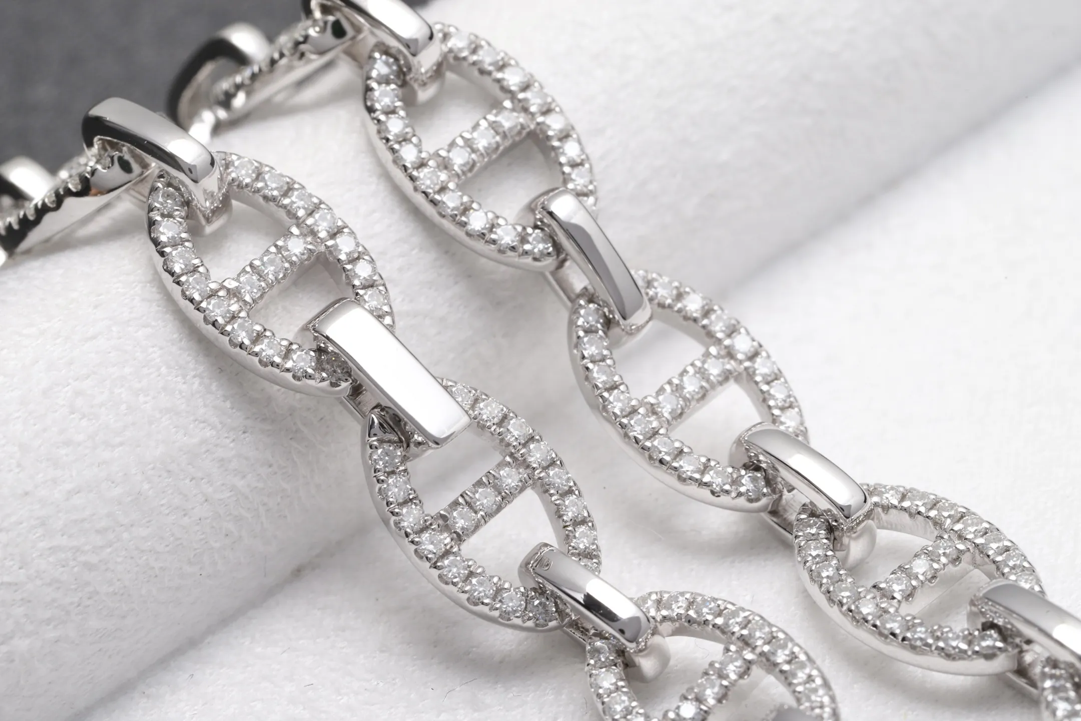 Moissanite Pavé Anchor Link Bracelet (Sterling Silver) D145016736 — view 3