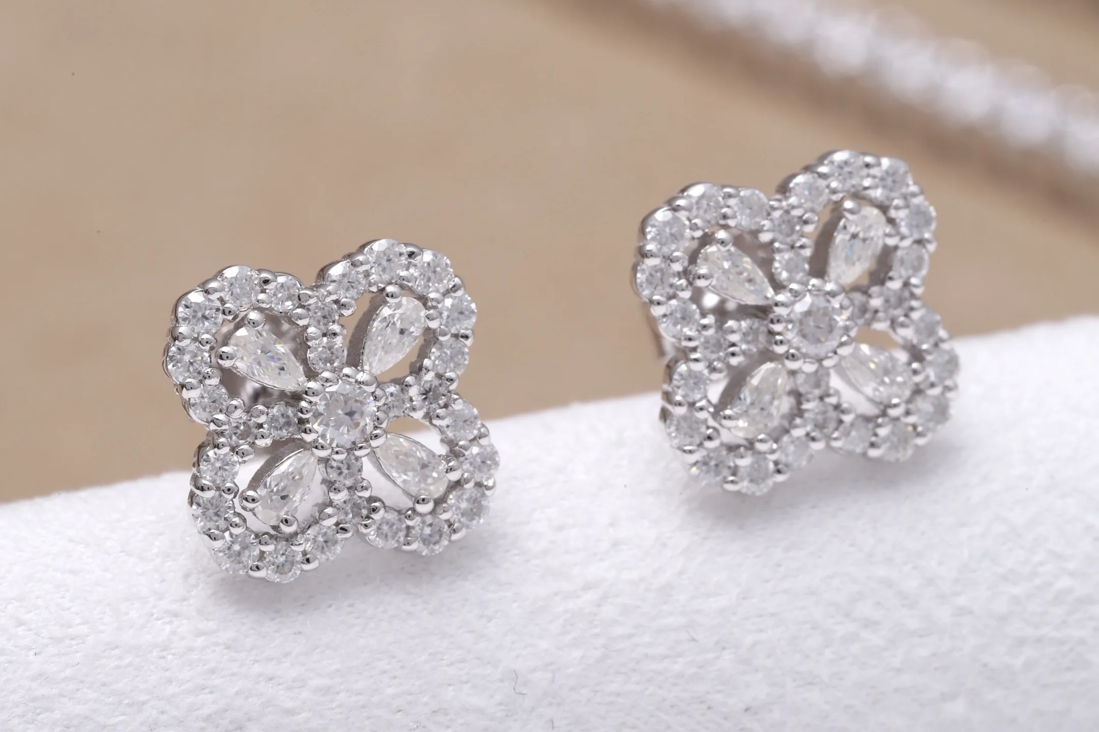 Clover Moissanite Stud Earrings (Sterling Silver) D35516718 — view 4