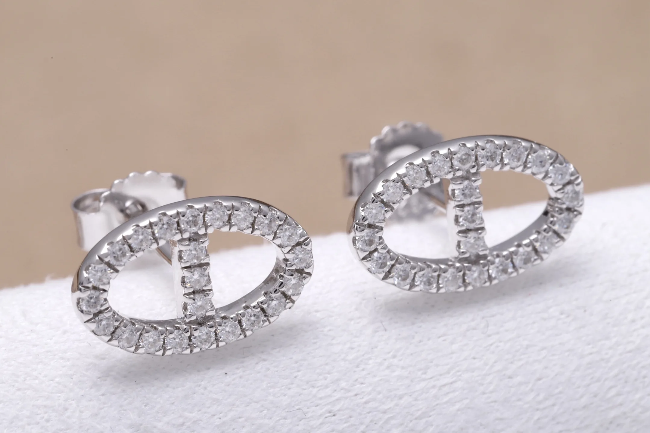 Moissanite Pavé Chaine d'Ancre Stud Earrings D19016608 — view 4