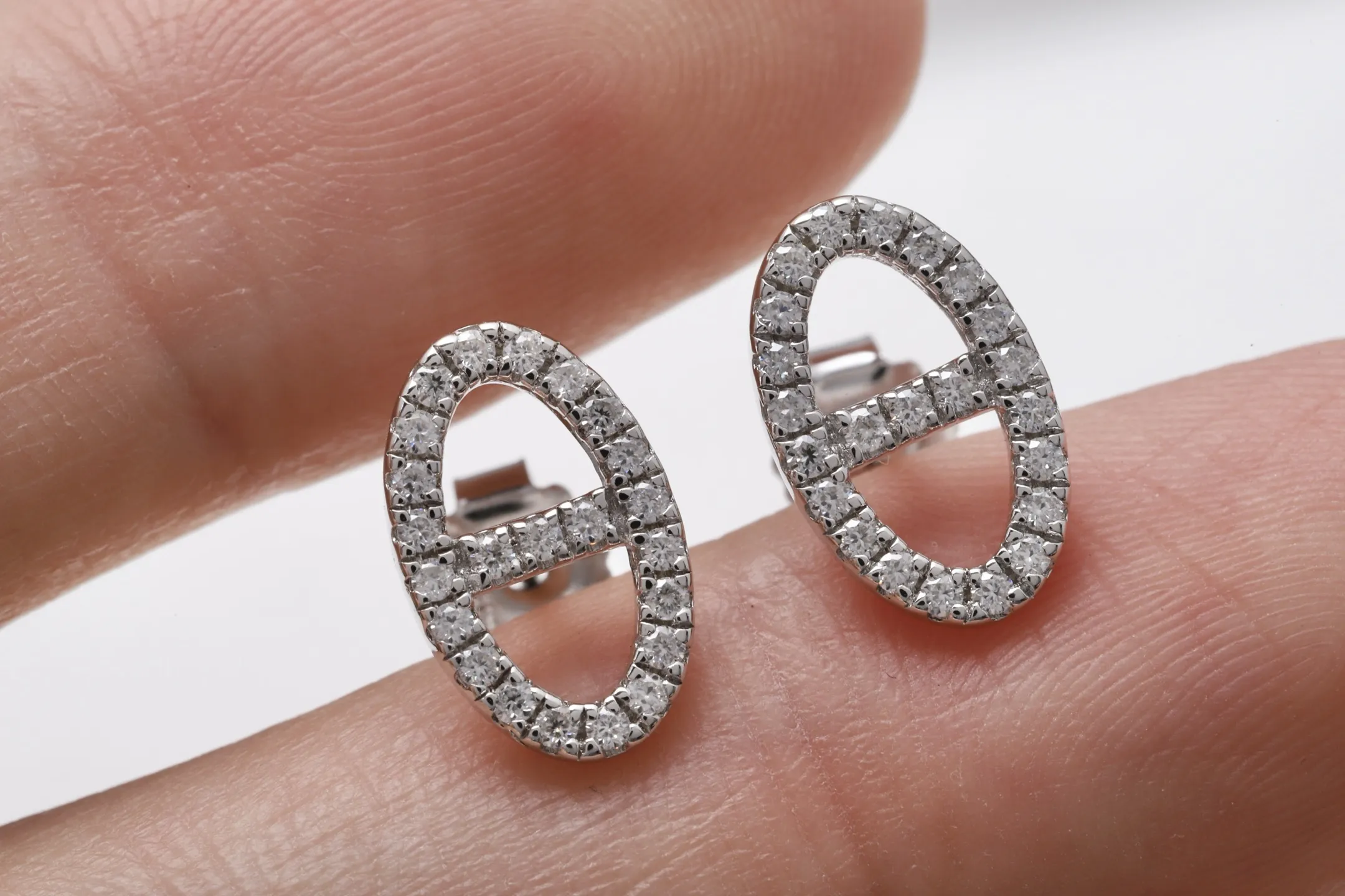 Moissanite Pavé Chaine d'Ancre Stud Earrings D19016608 — view 5